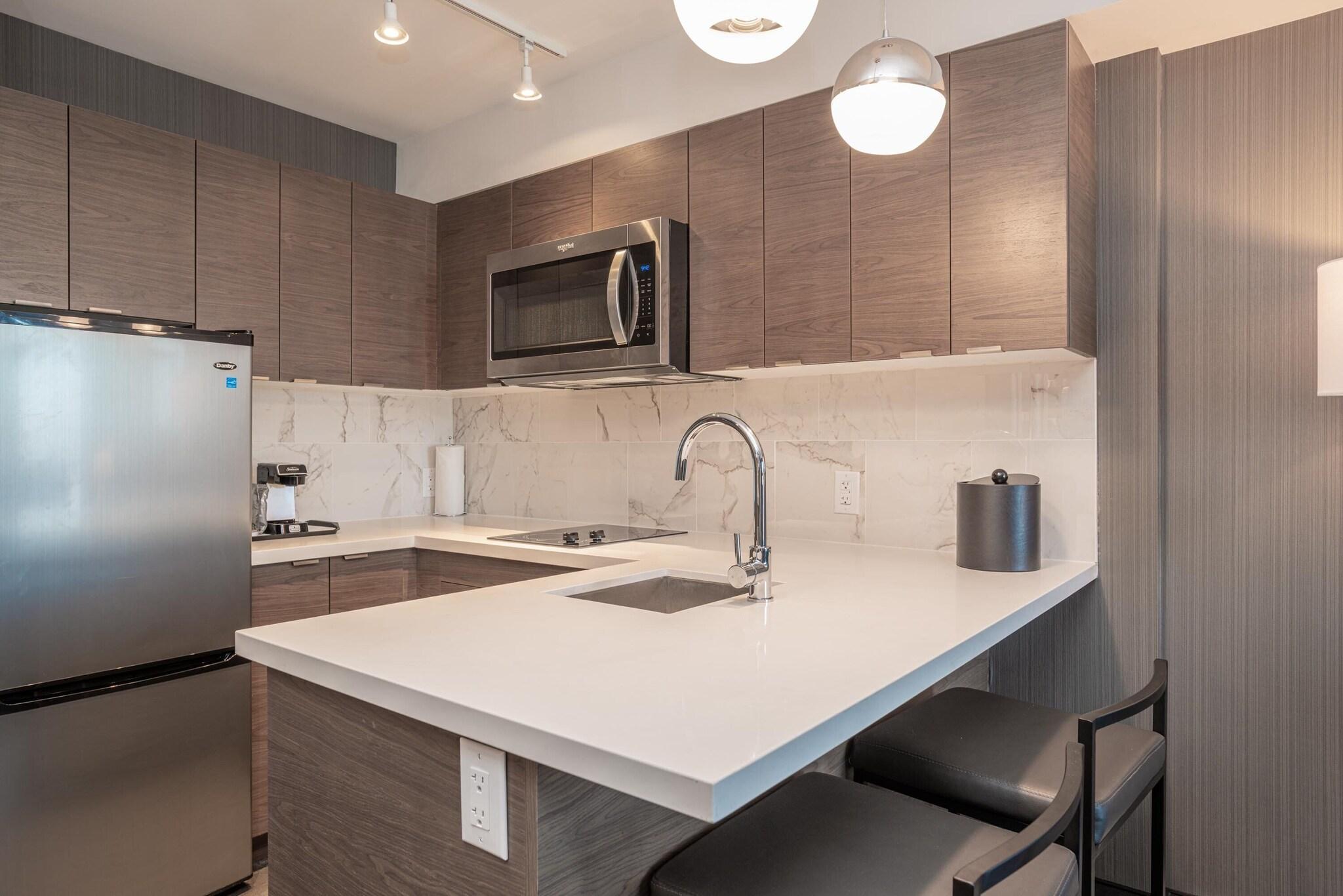 Suite with Kitchenette