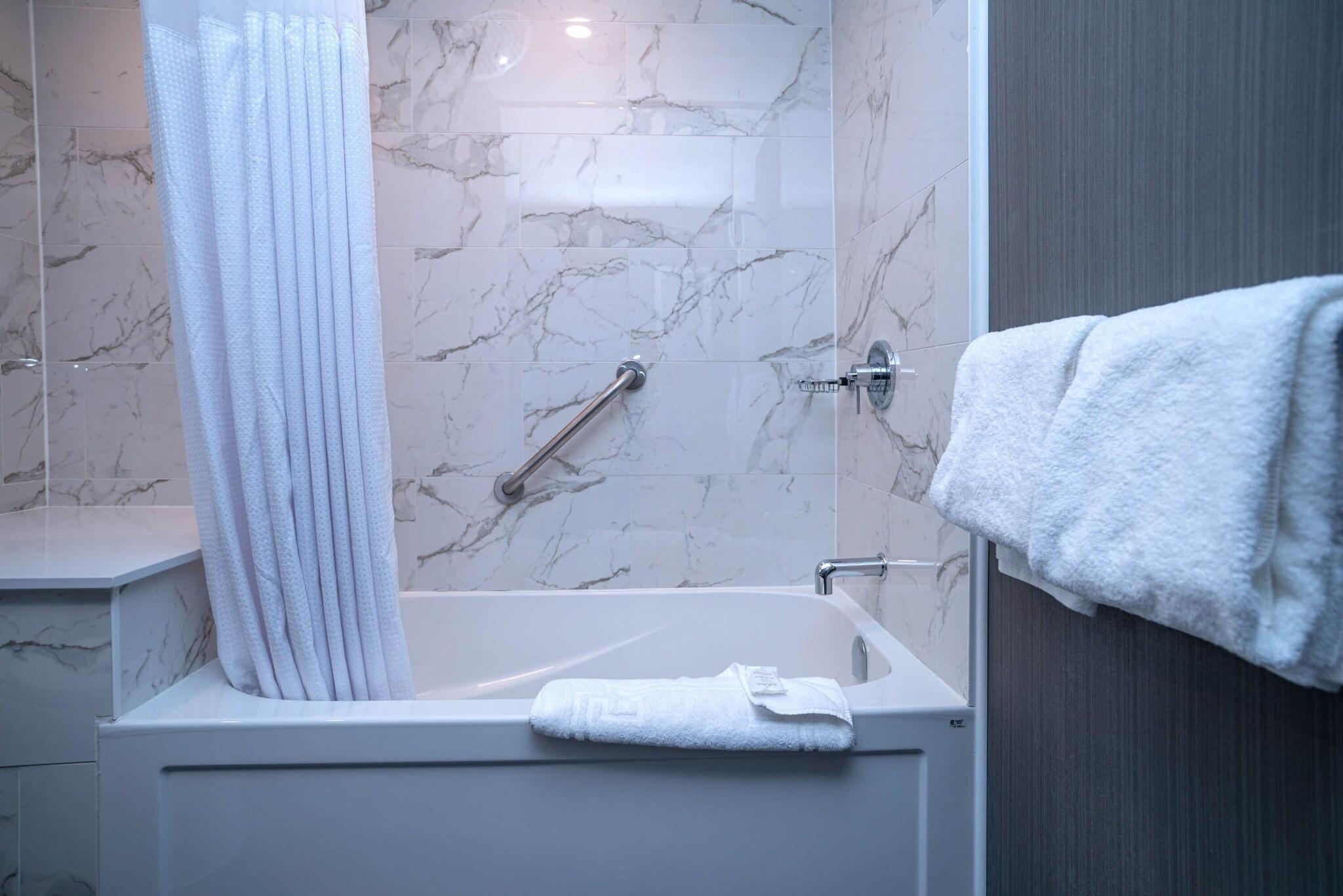 Suite with Kitchenette