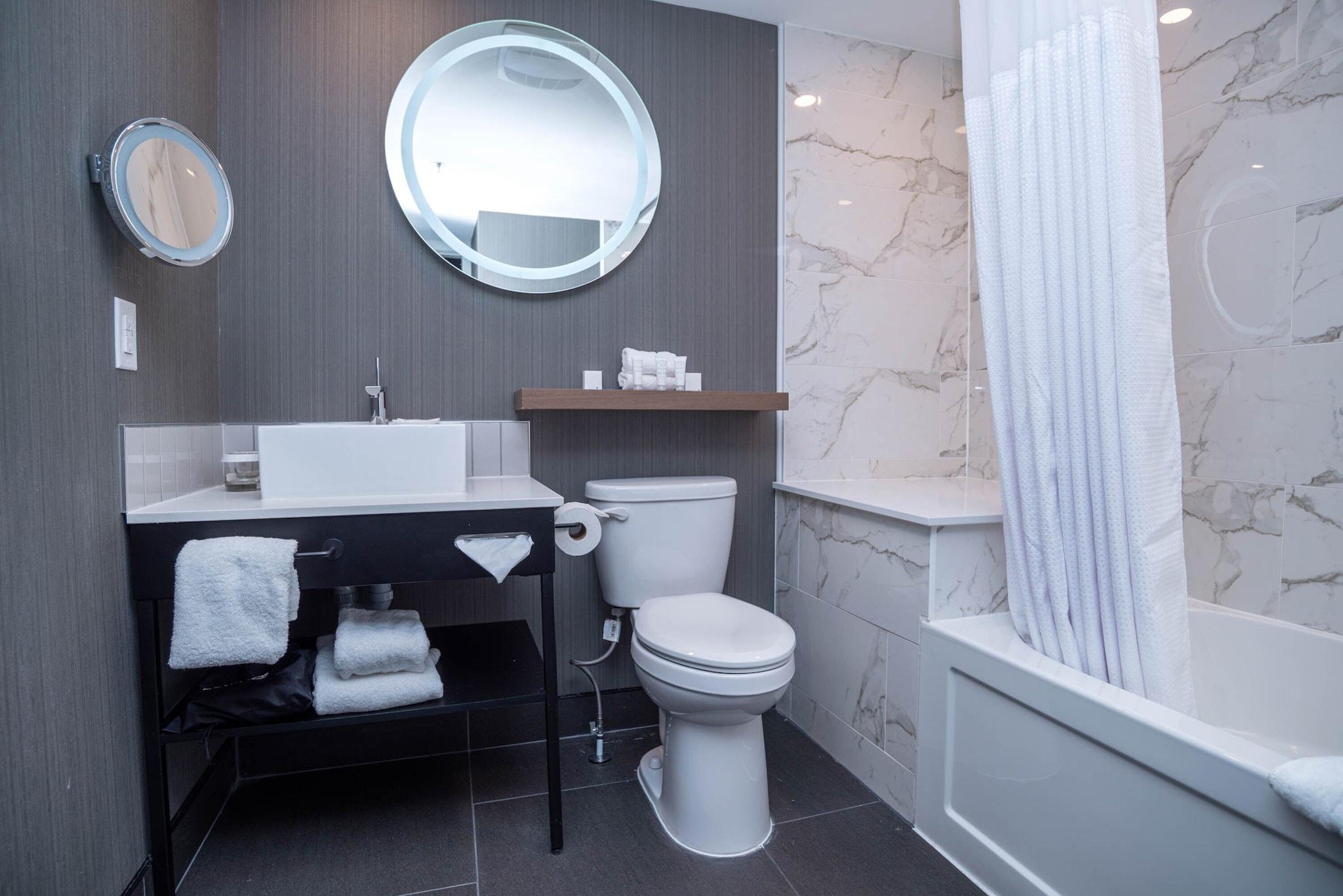 Suite with Kitchenette