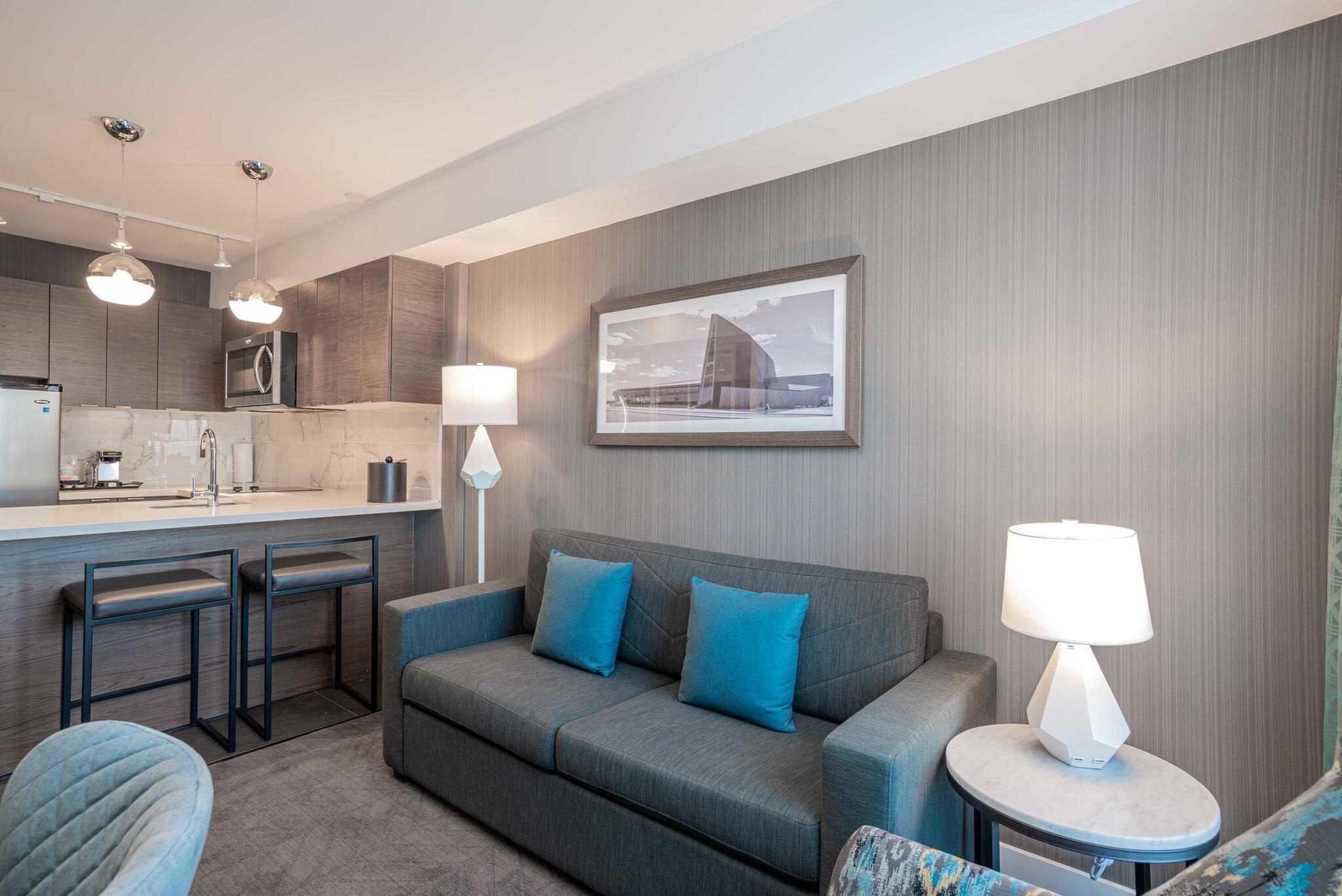 Suite with Kitchenette