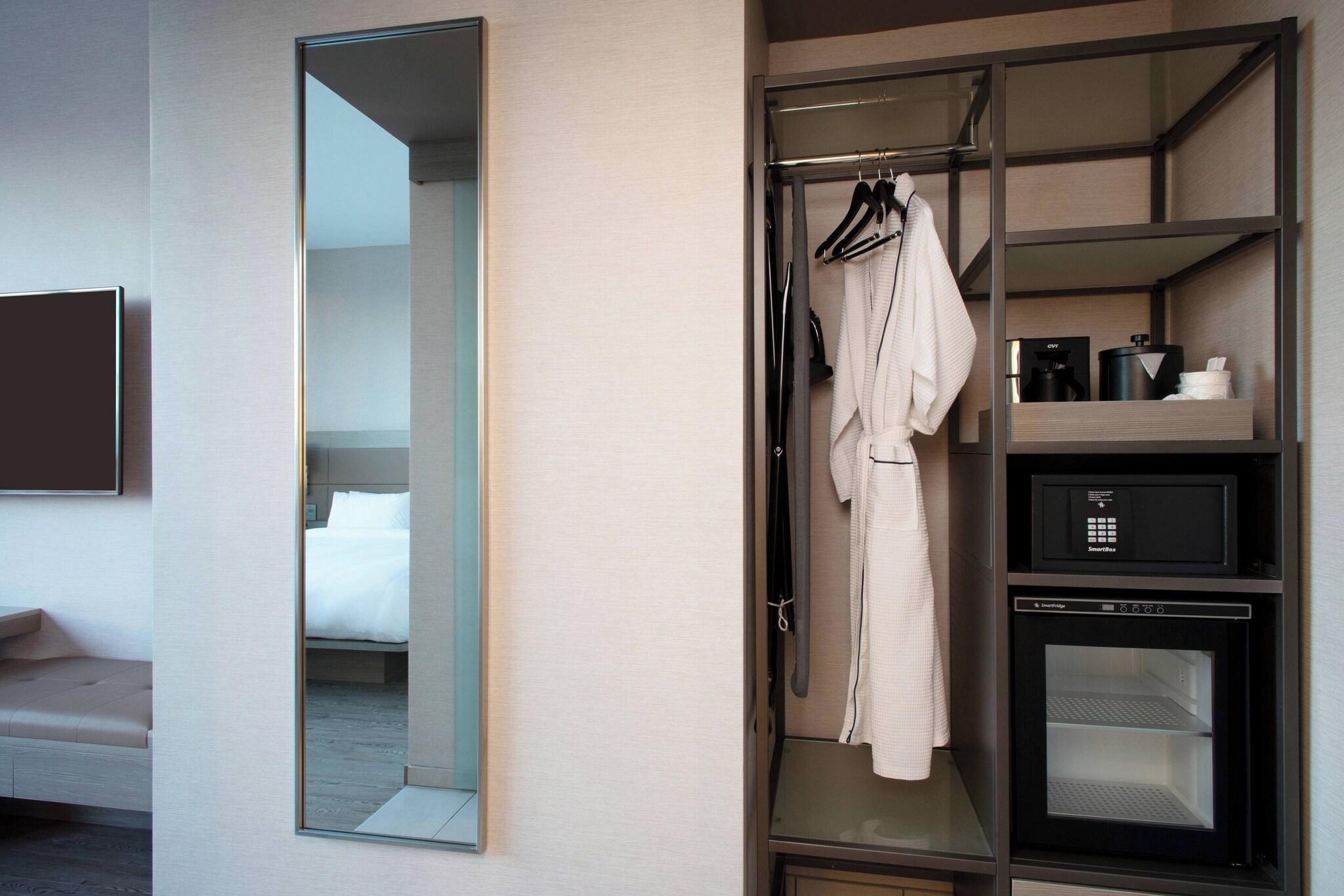 Double Accessible King Size Bed