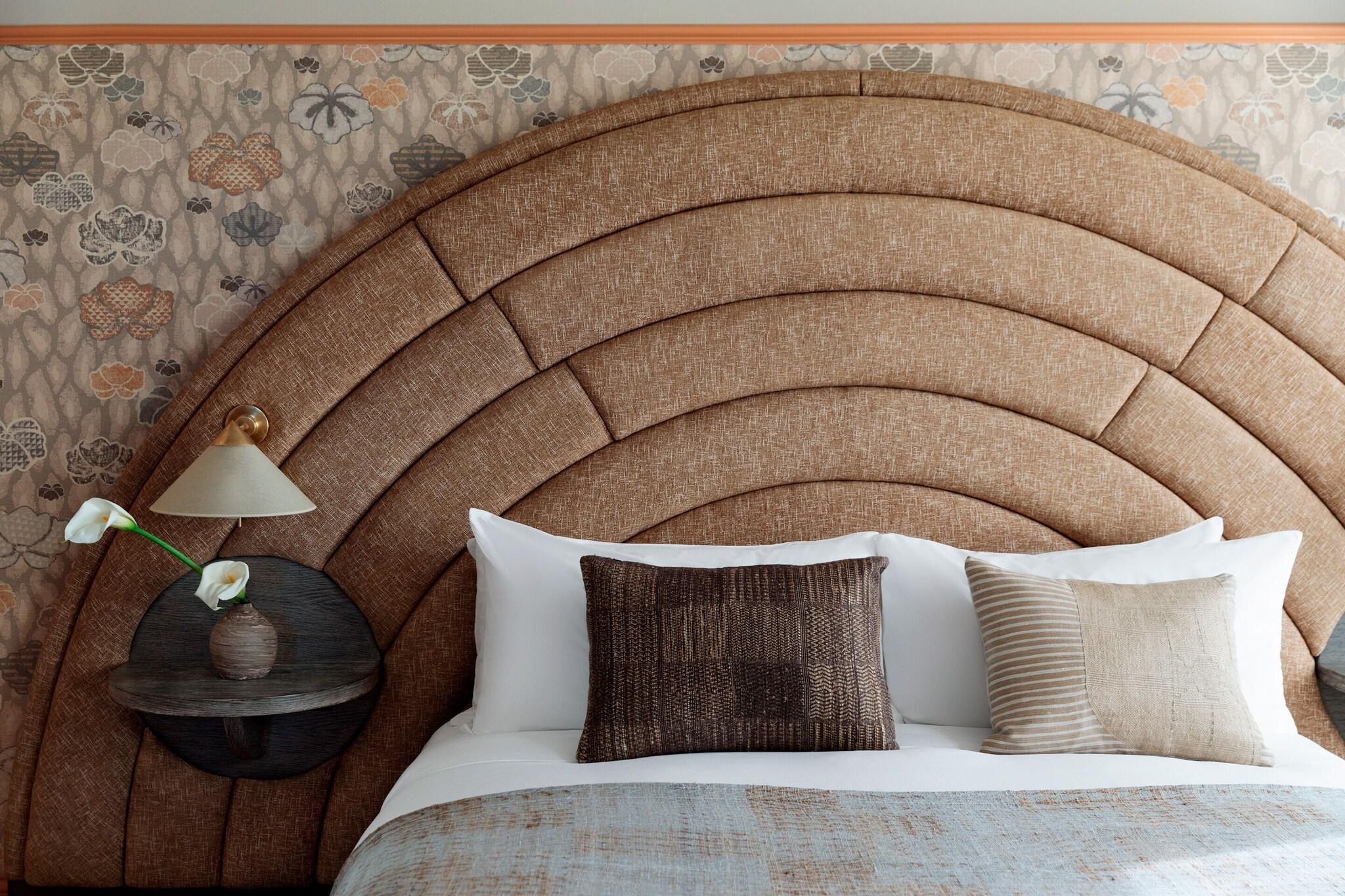 Double Deluxe Queen Bed