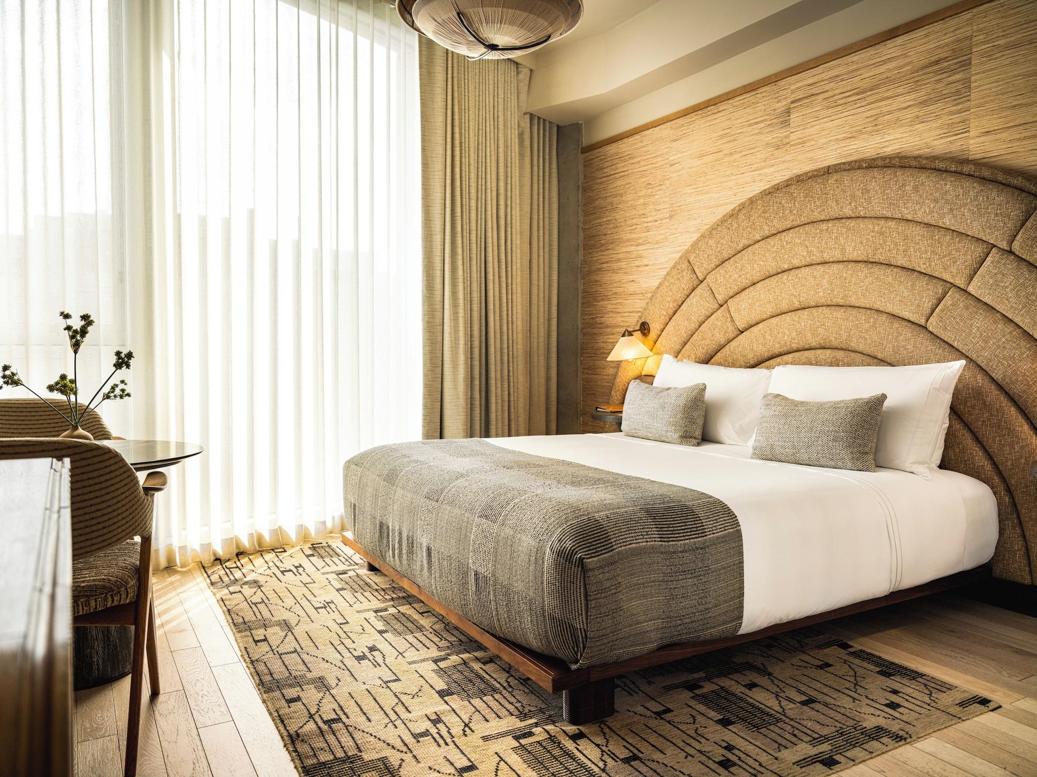 Double Deluxe King Bed