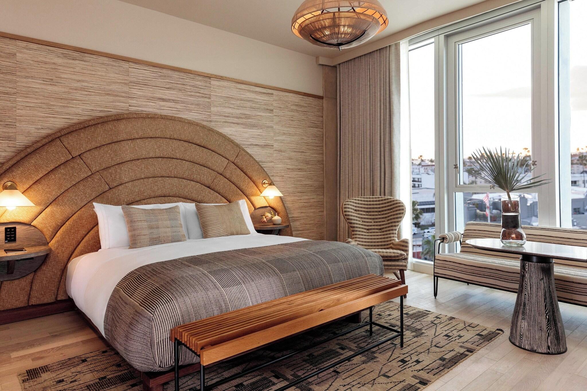 Double Deluxe King Bed