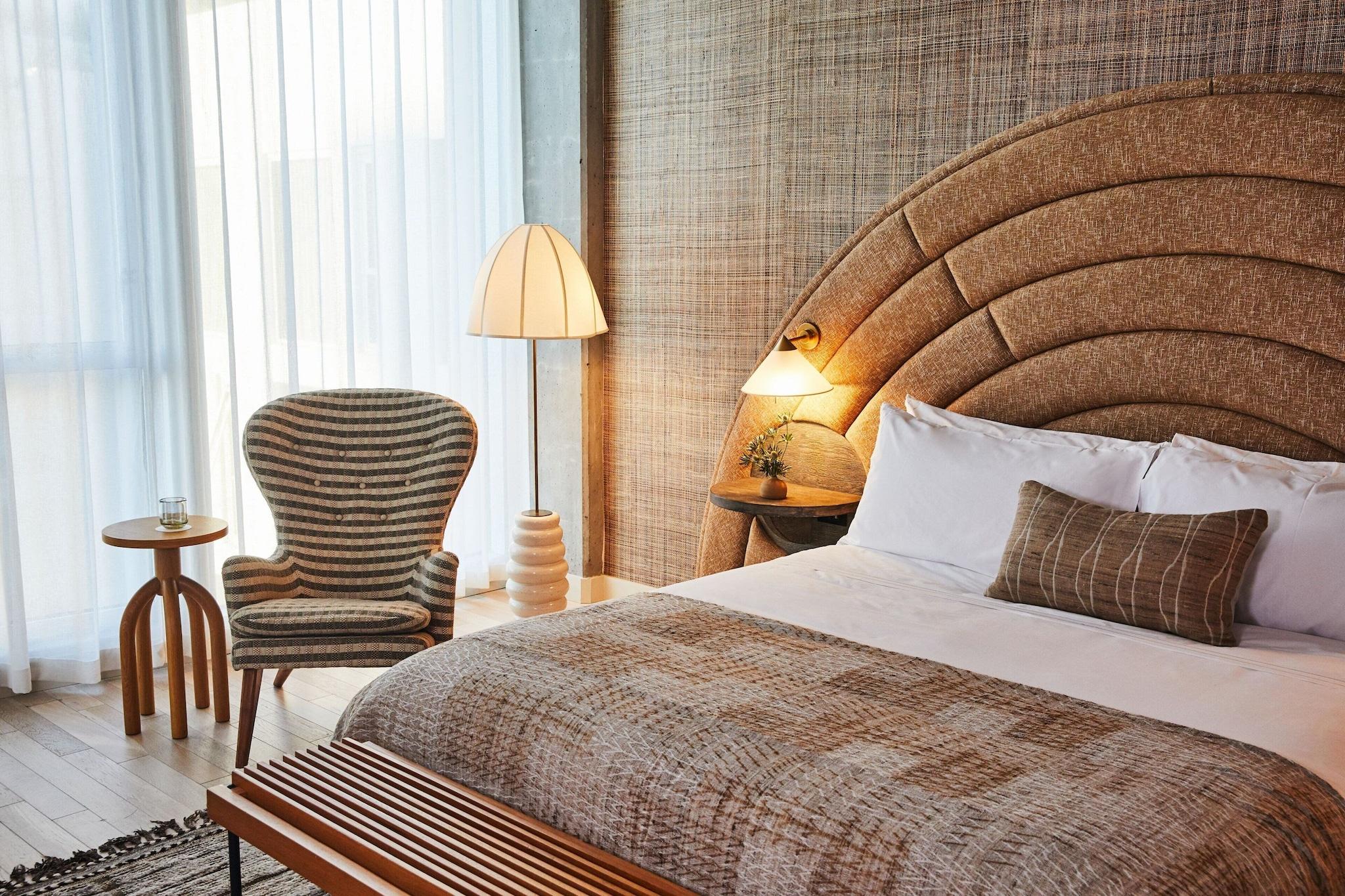Double Deluxe King Bed