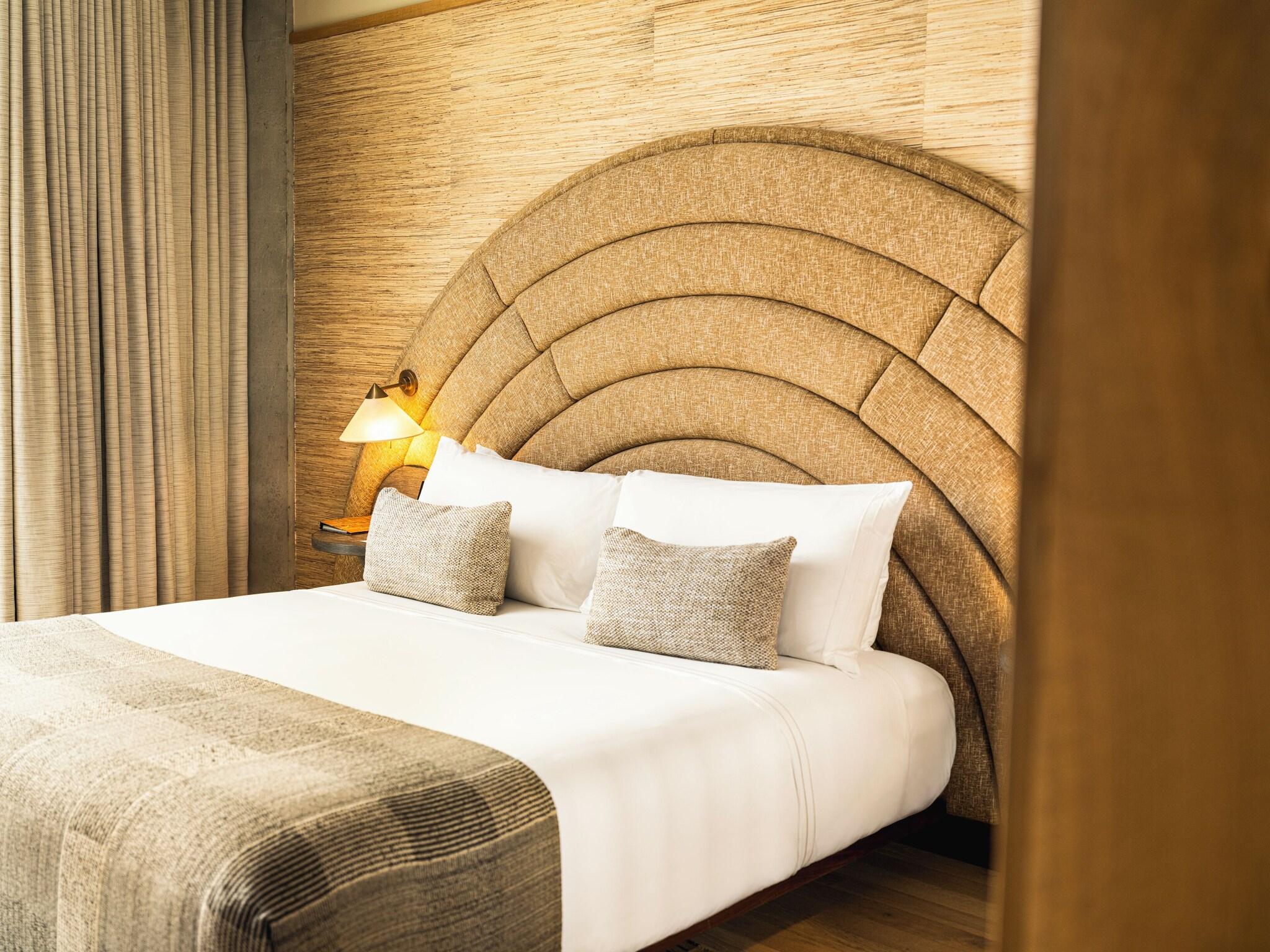 Double Deluxe King Bed
