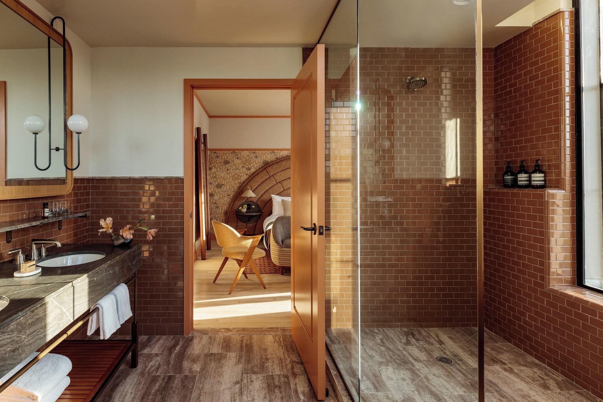 Double Accessible King Size Bed