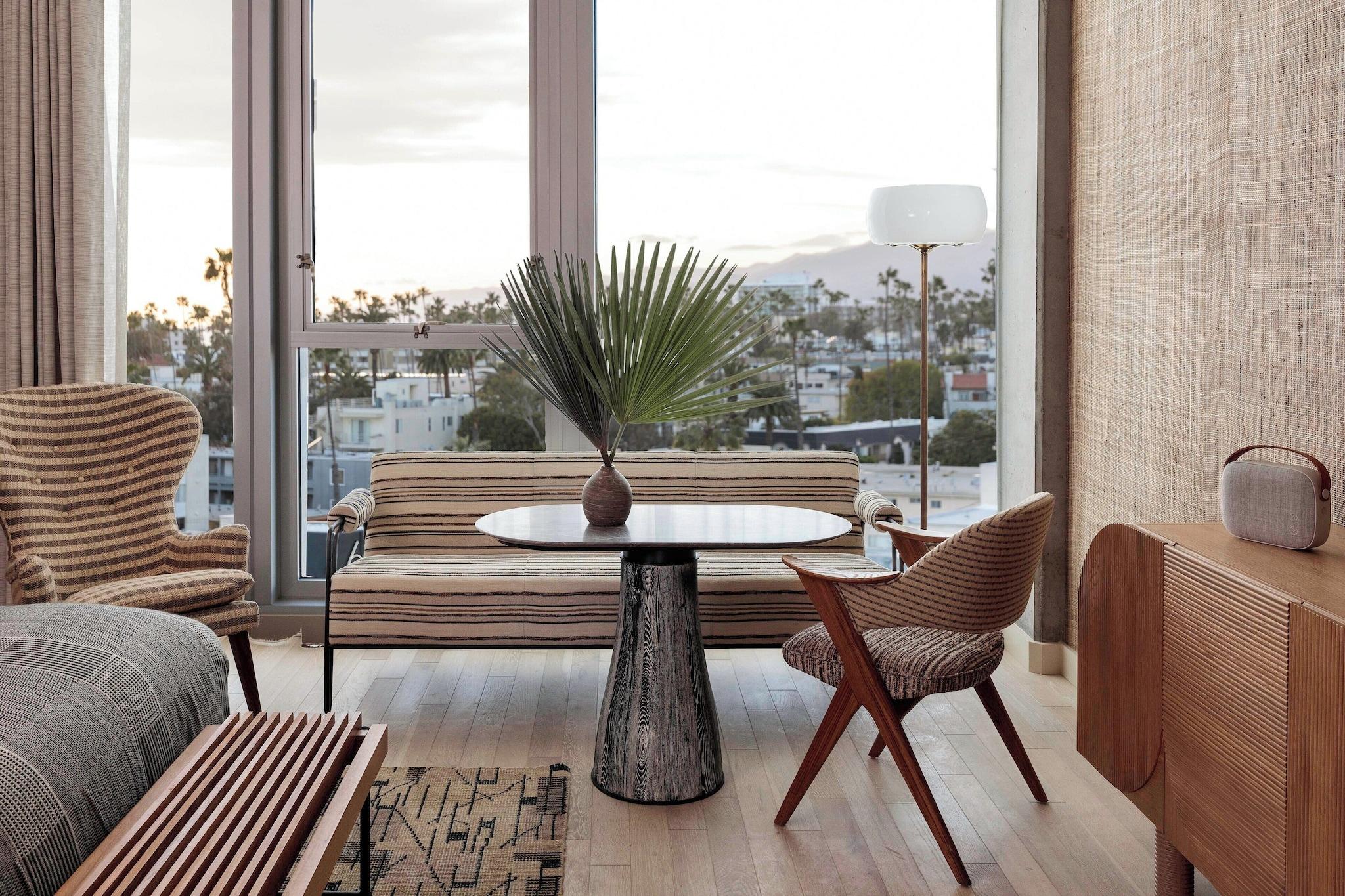 Double Deluxe Two Queen Beds