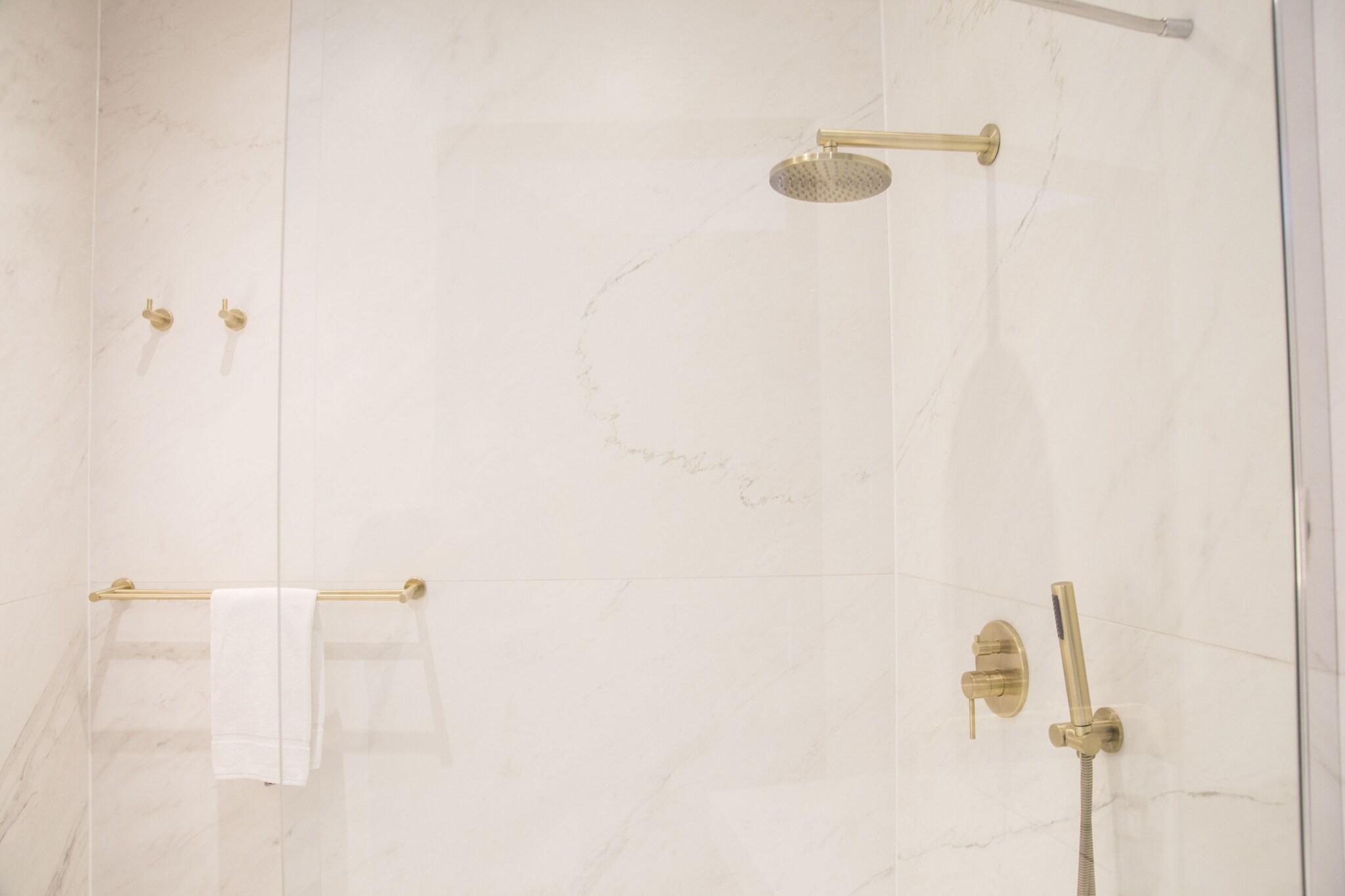 Studio Deluxe King Bed