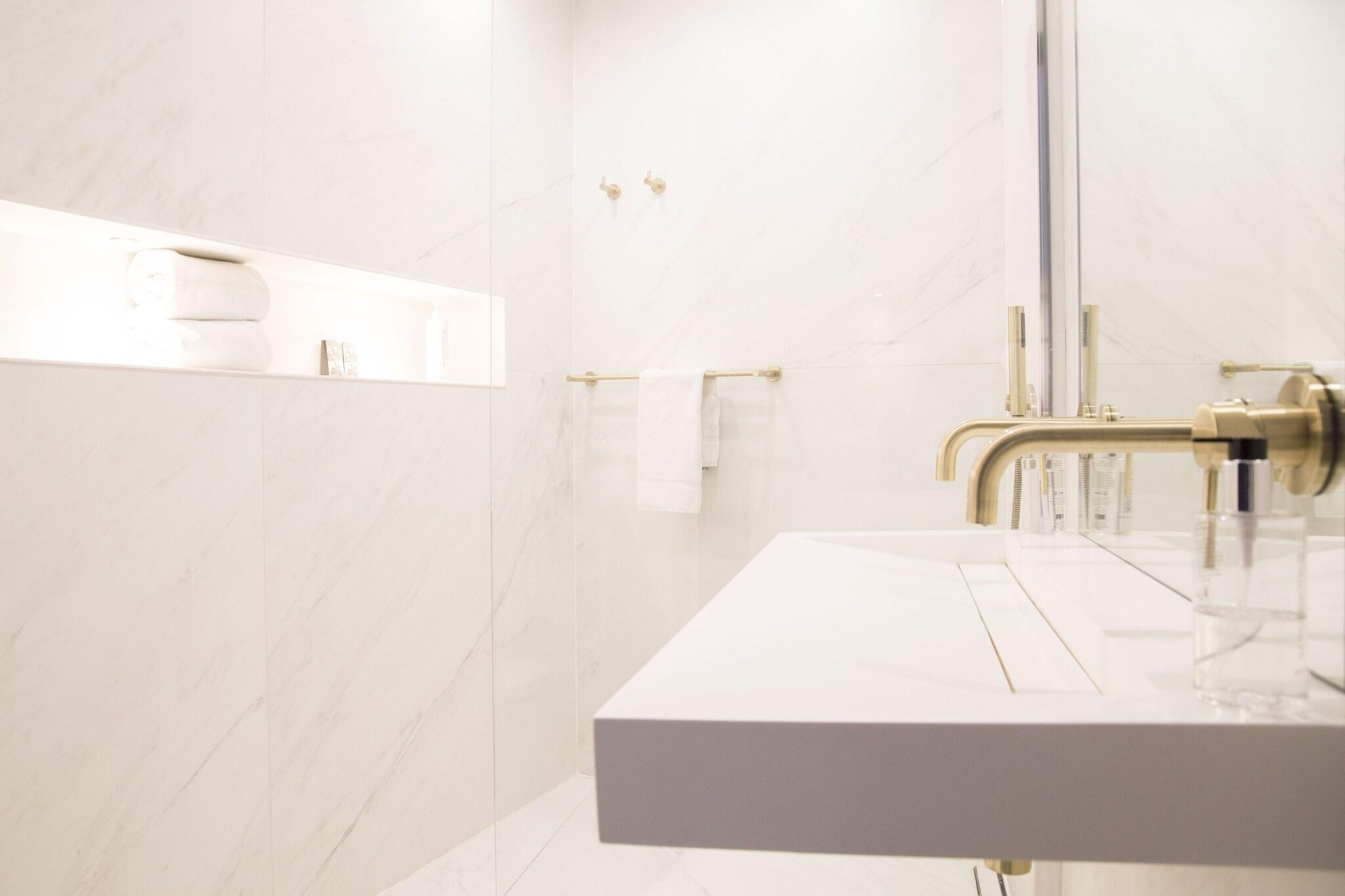 Studio Deluxe King Bed