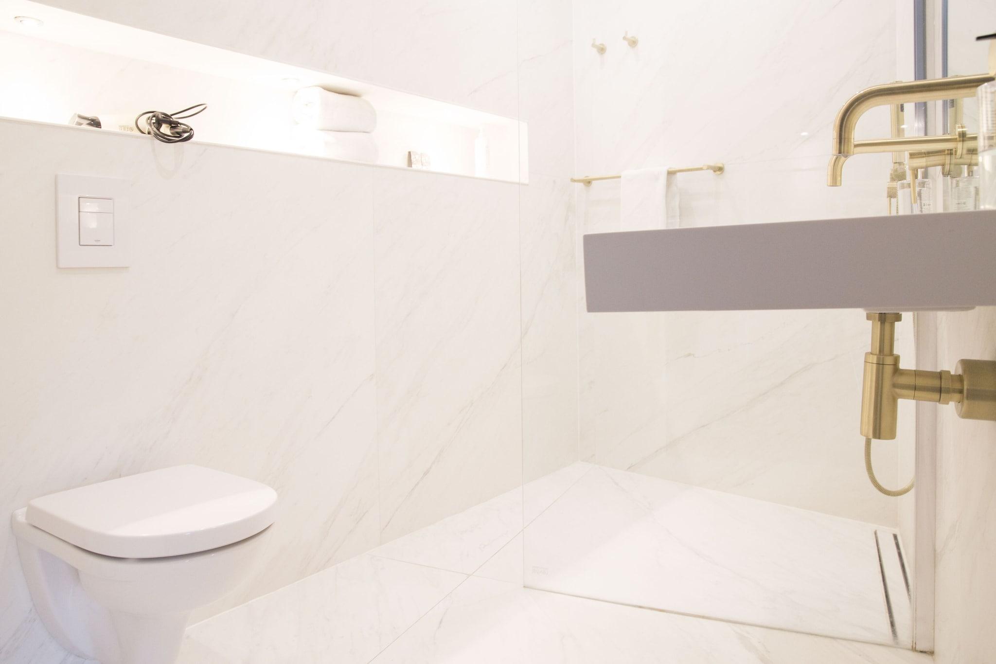 Studio Deluxe King Bed