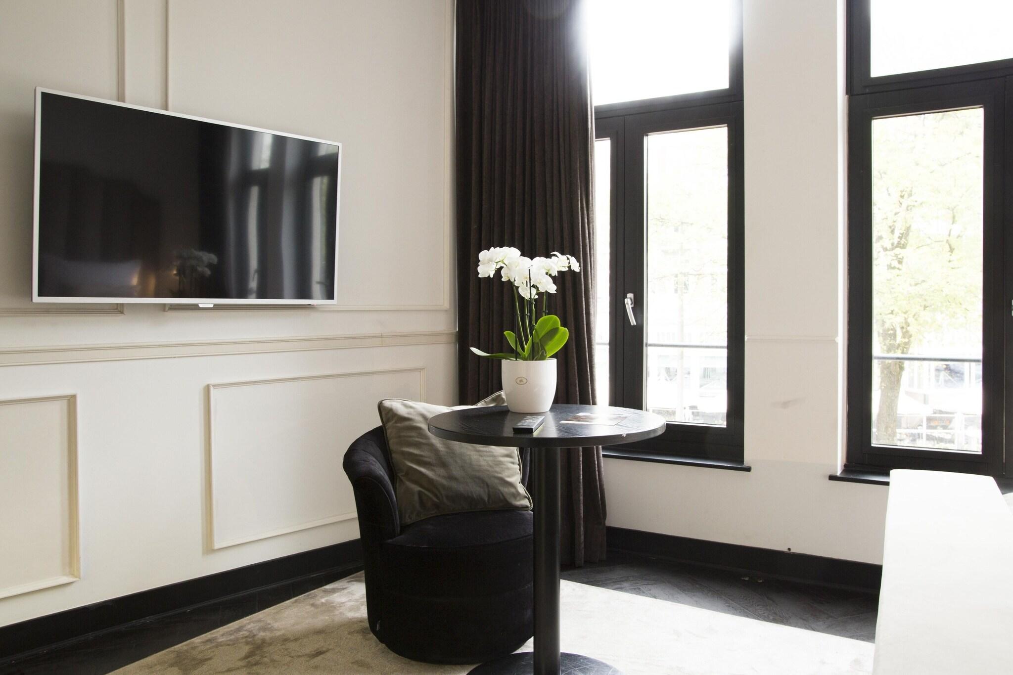 Studio Deluxe King Bed