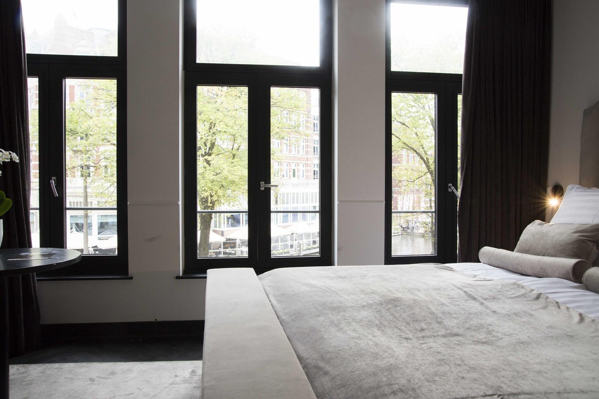 Studio Deluxe King Bed