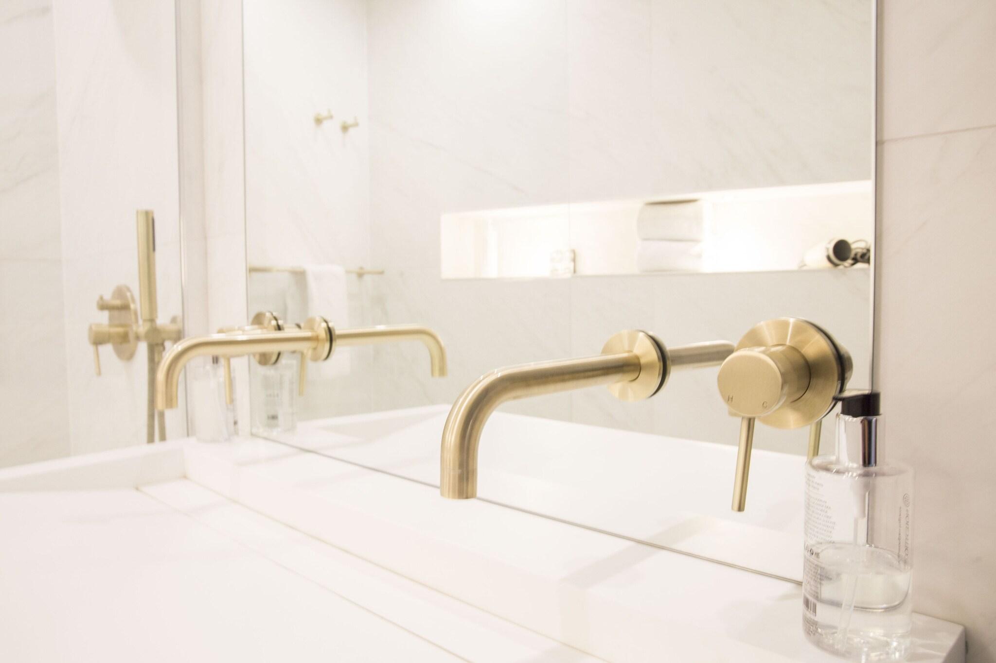 Studio Deluxe King Bed