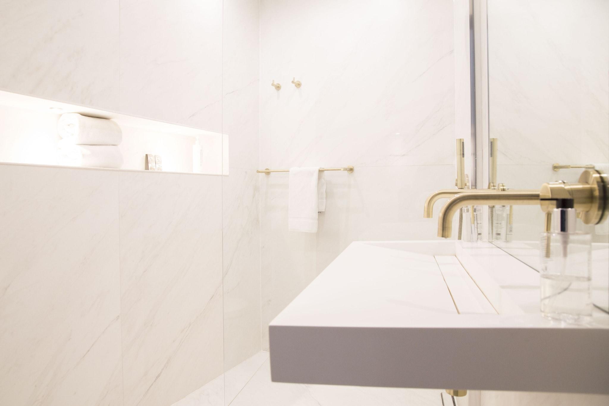 Studio Deluxe King Bed