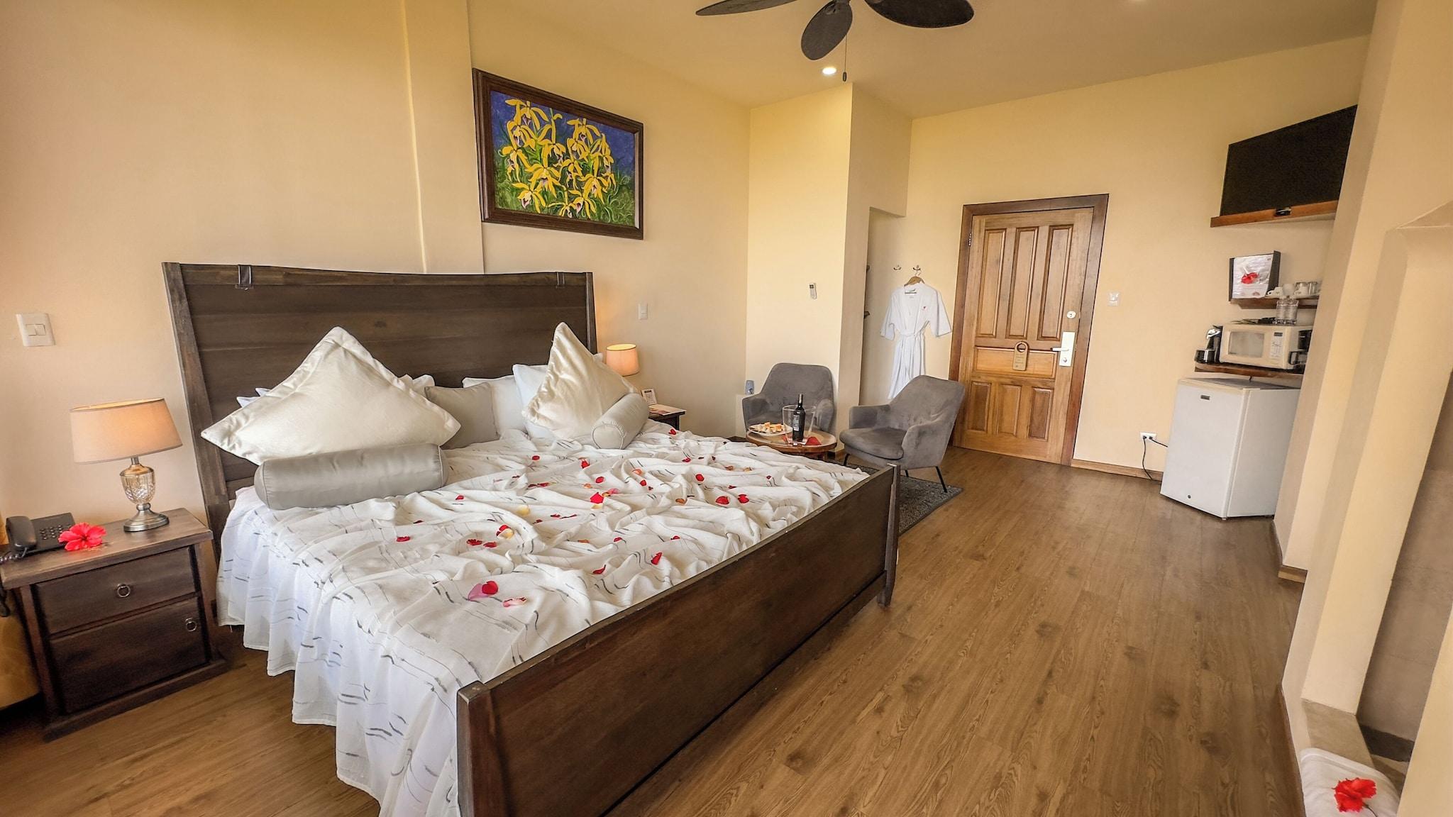 Junior Suite Ocean View King Bed