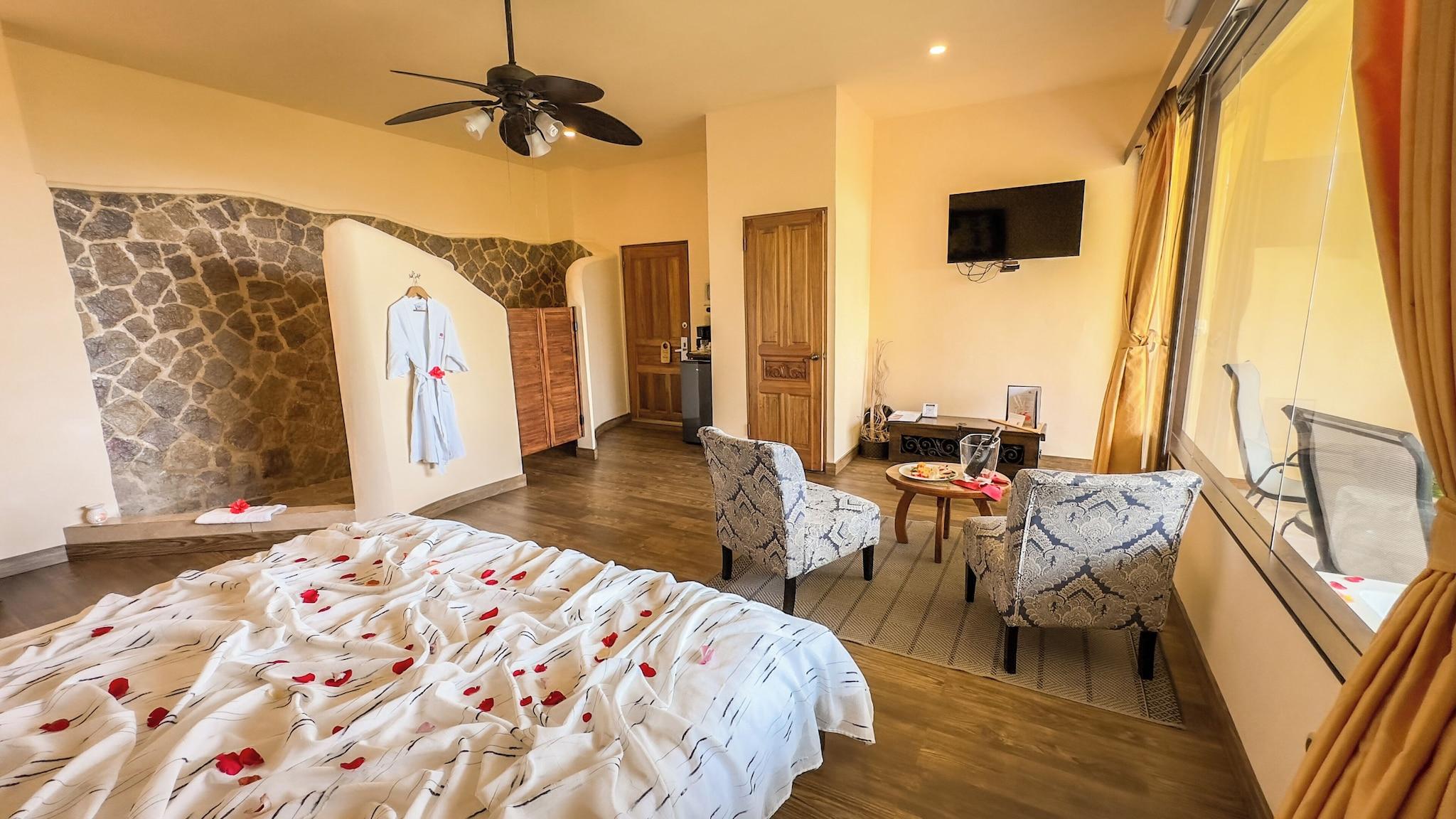 Junior Suite Ocean View King Bed