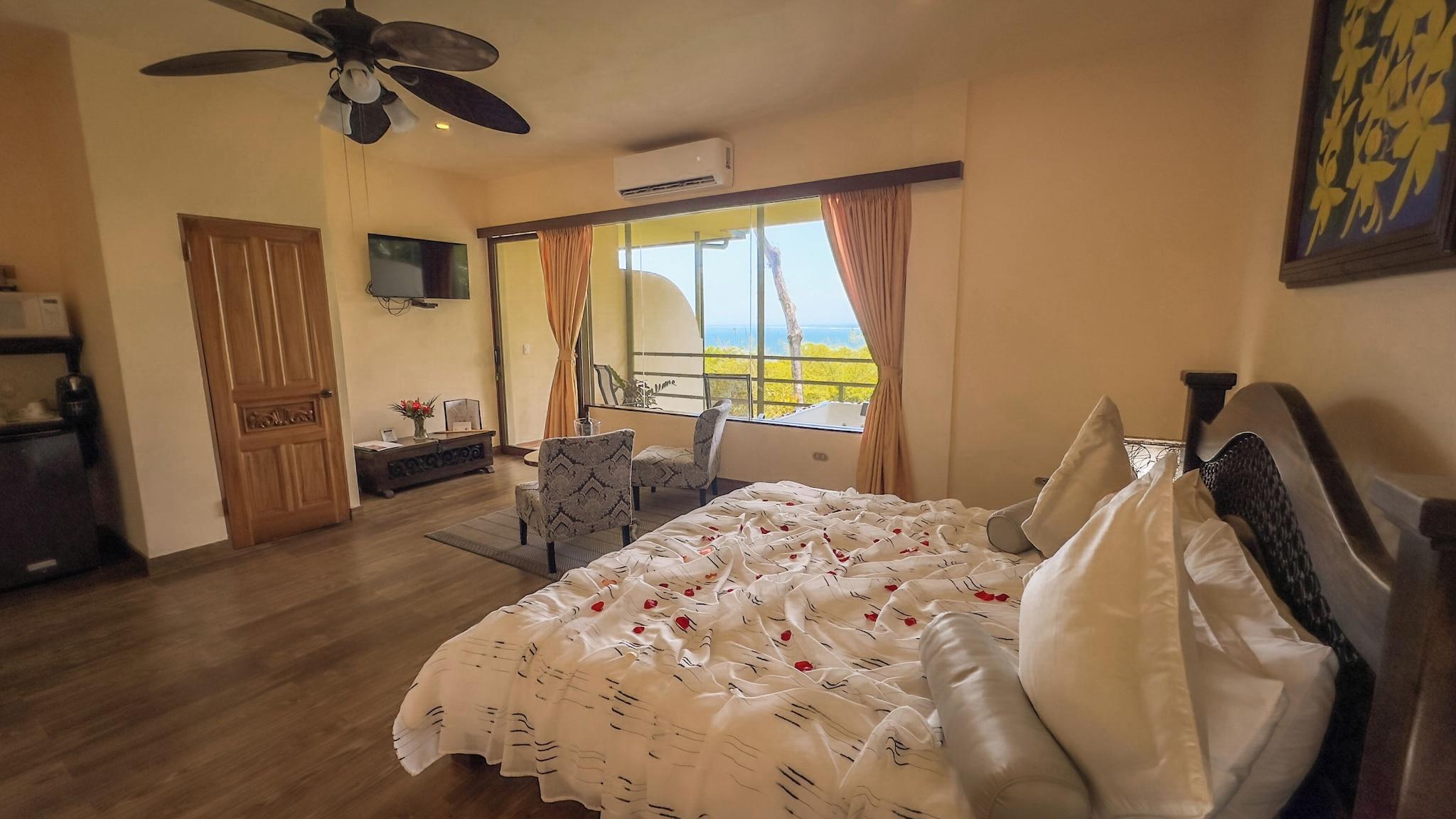 Junior Suite Ocean View King Bed