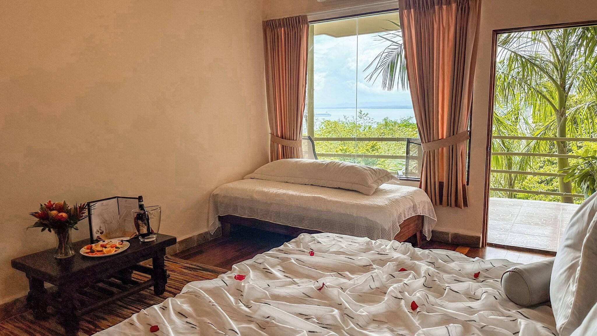 Junior Suite Ocean View King Bed