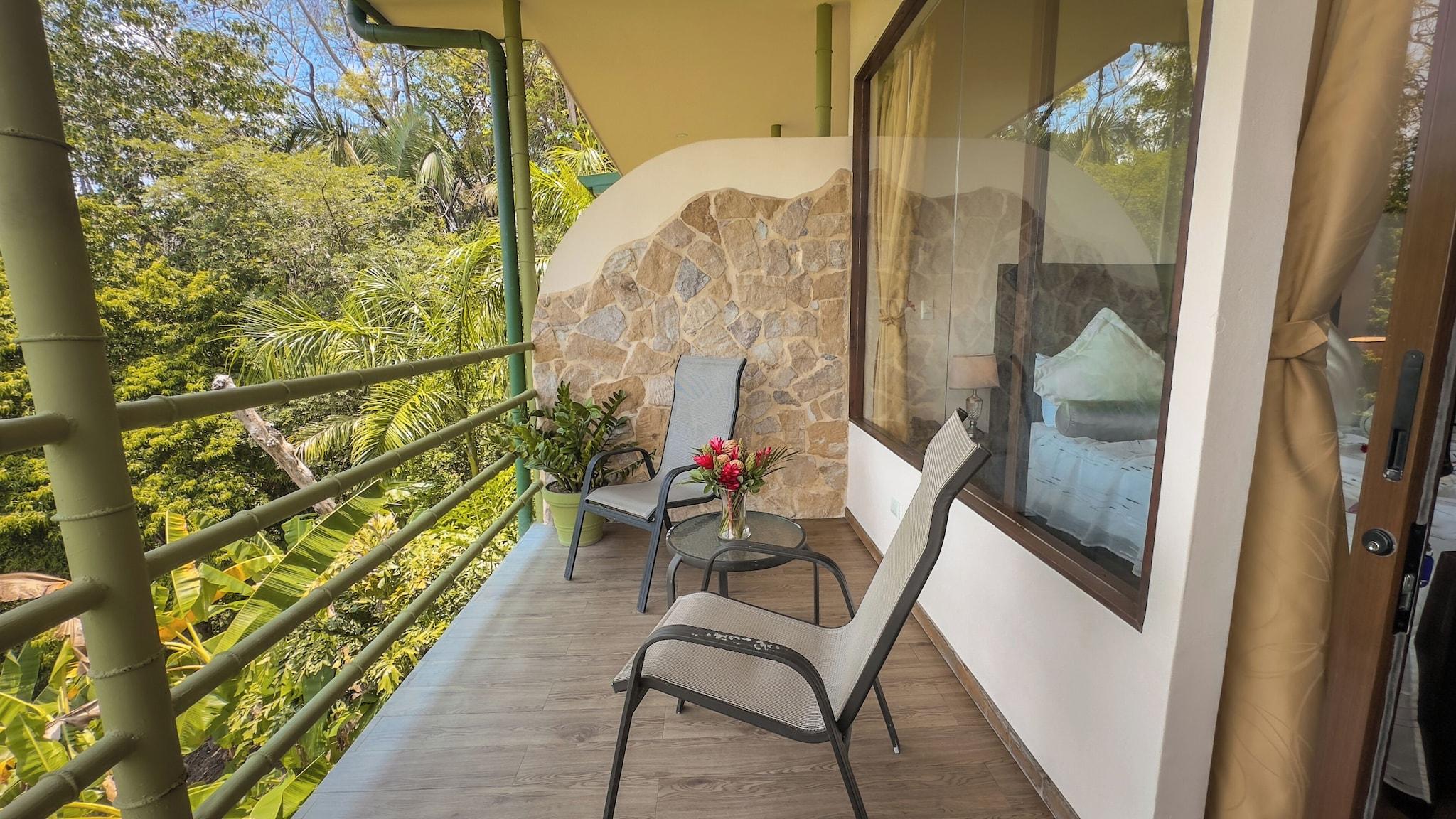 Junior Suite Ocean View King Bed