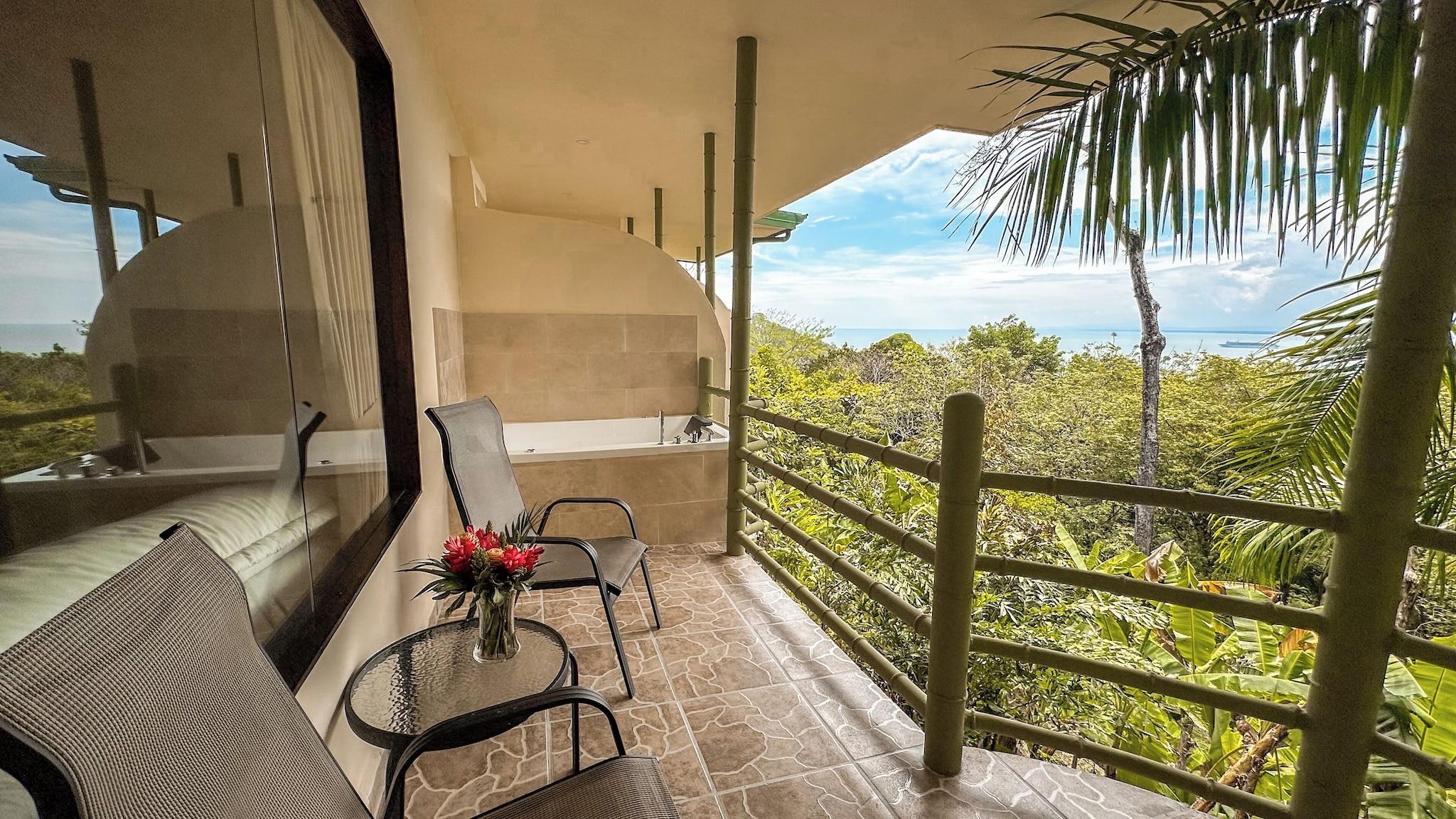 Junior Suite Ocean View King Bed