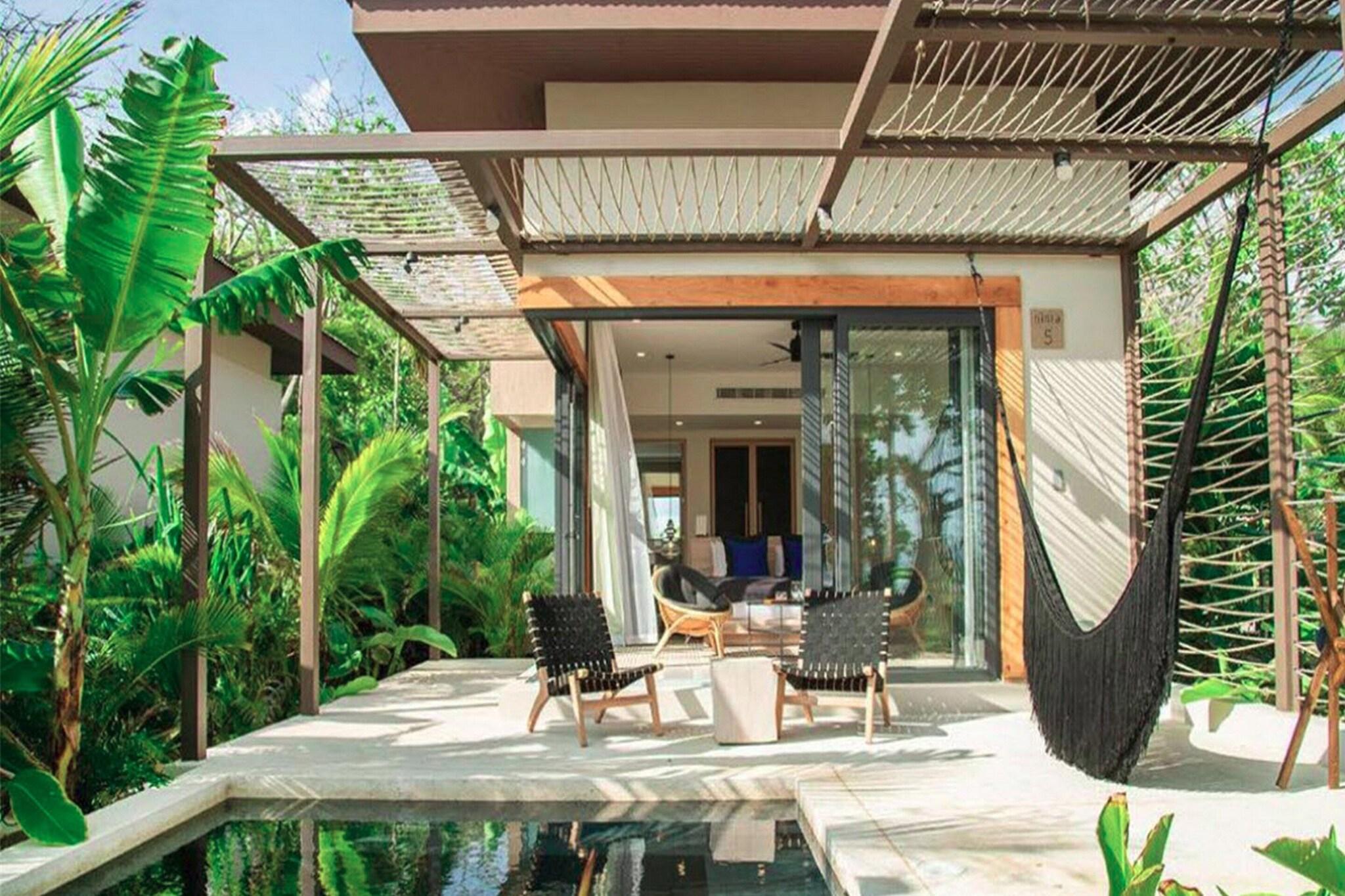 Bungalow King Size Bed