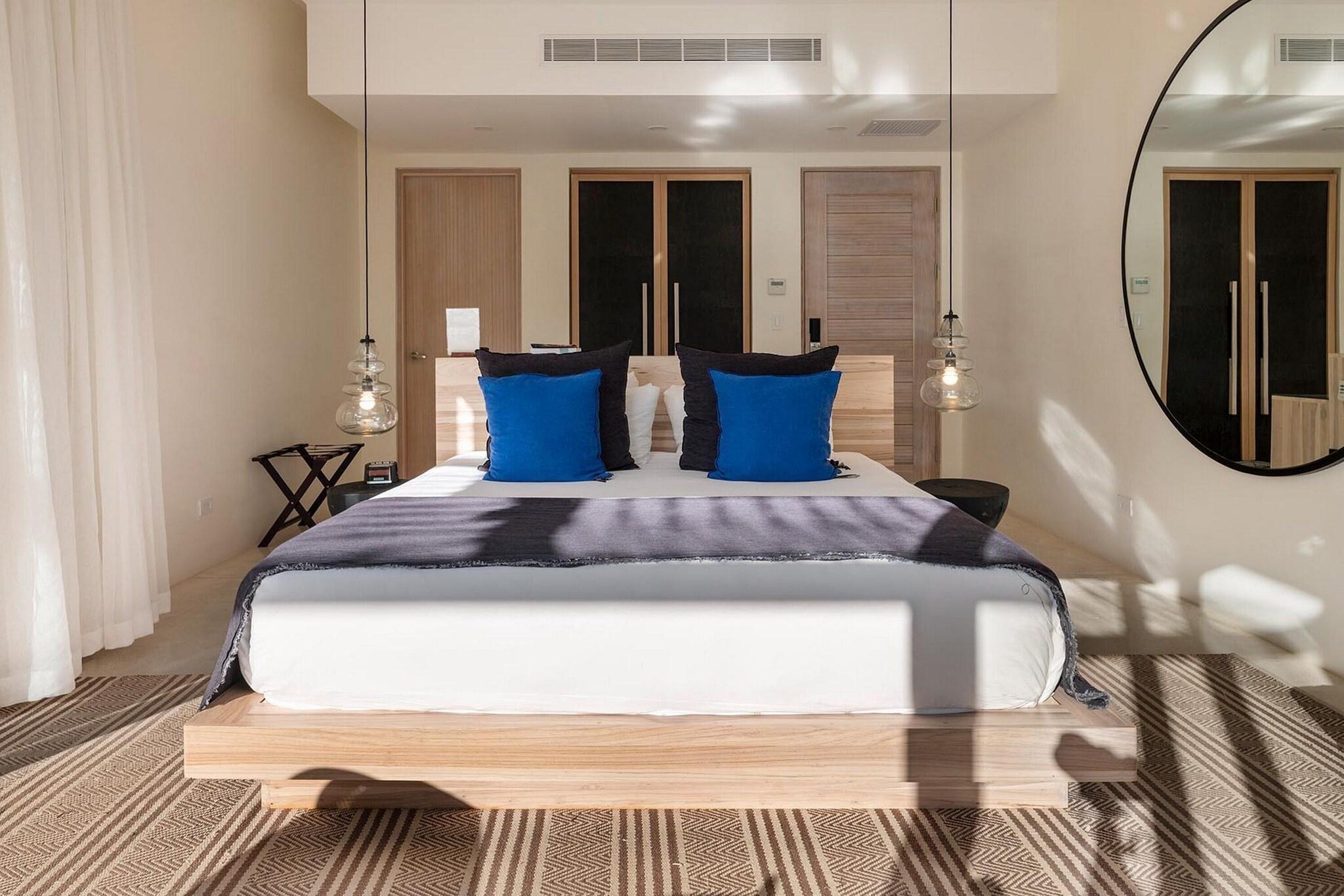 Bungalow King Size Bed