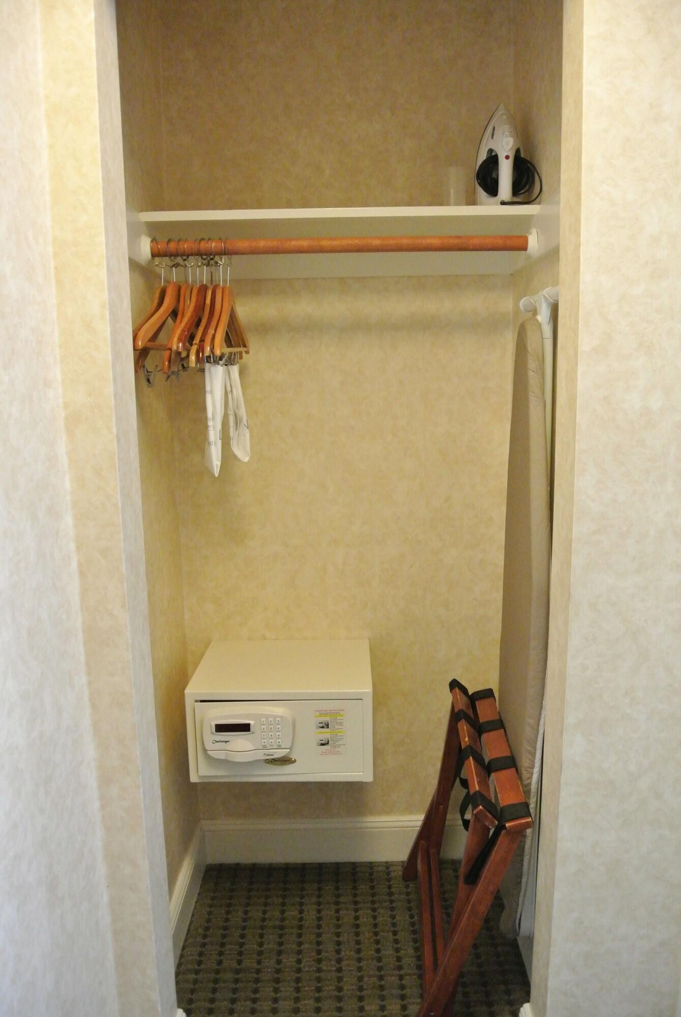 Double Deluxe Two Double Beds