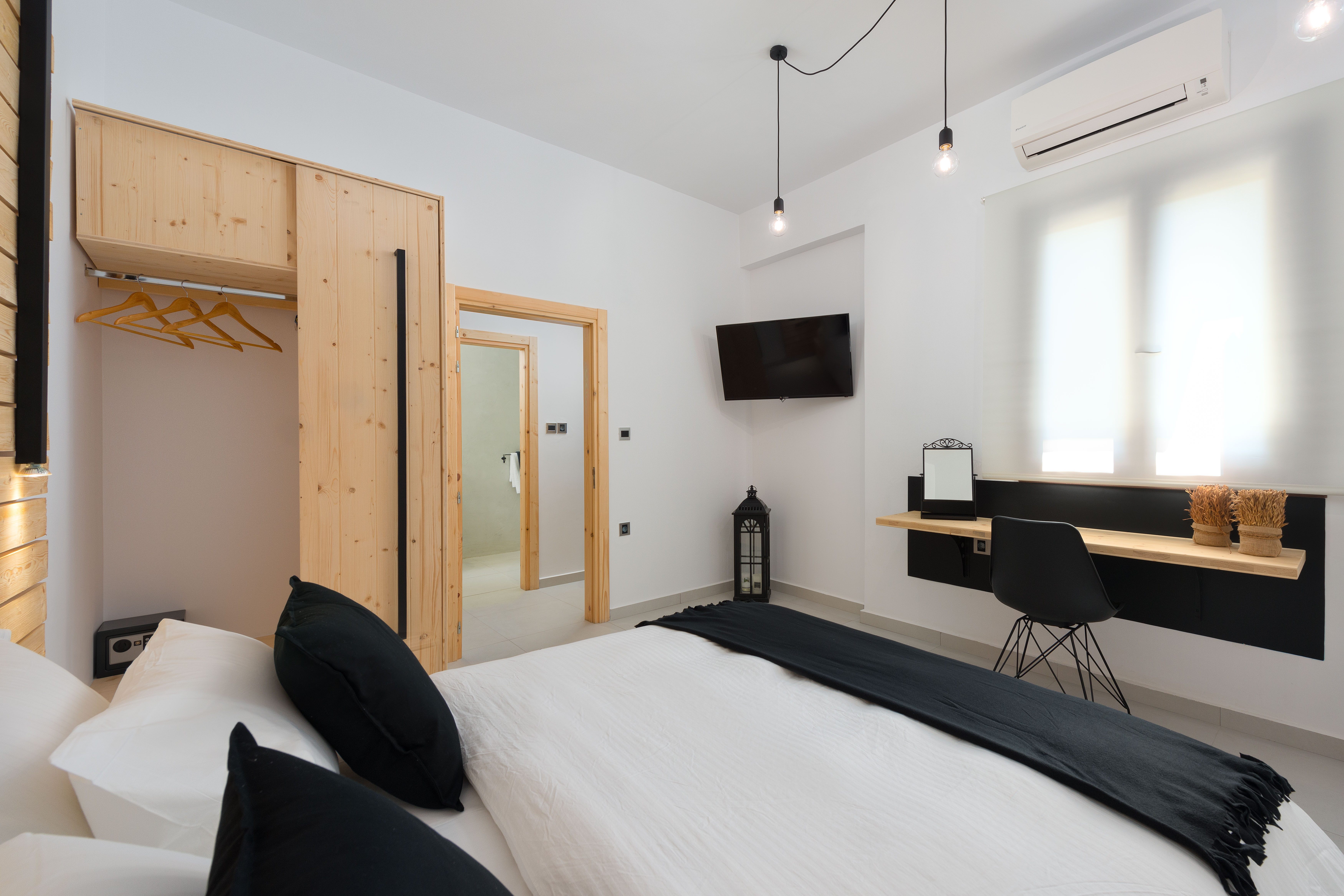 Suite Two Bedrooms One Bathroom