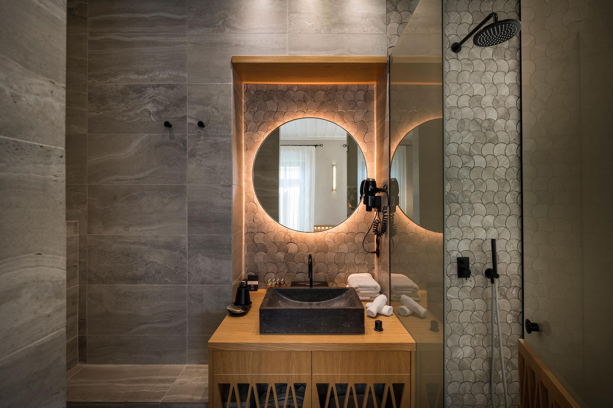 Double Classic Queen Bed