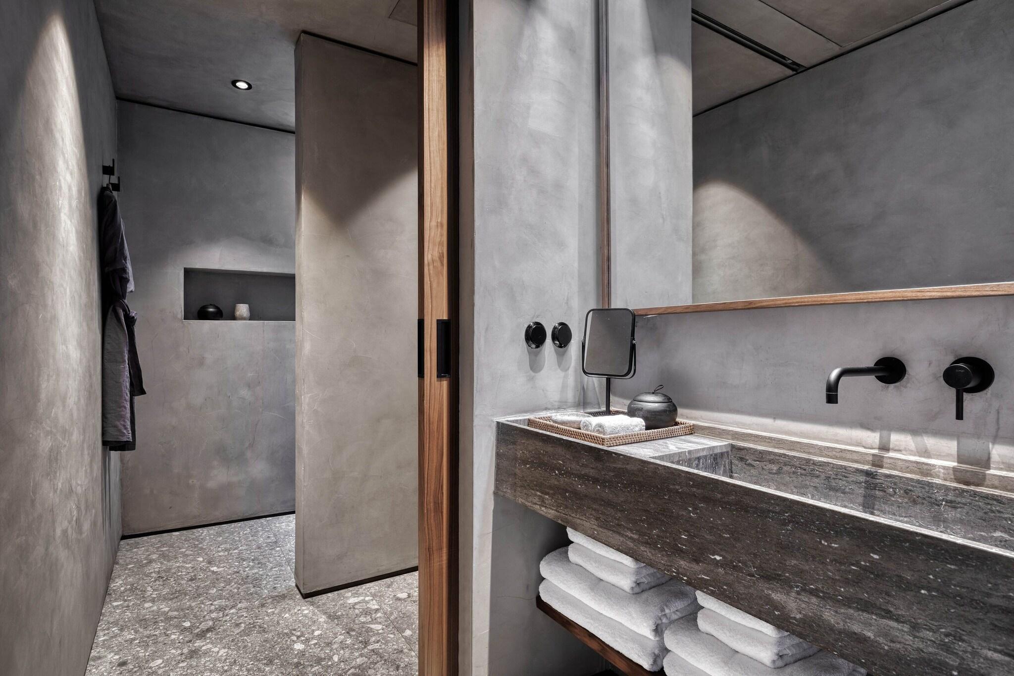 Bungalow Garden View King Bed