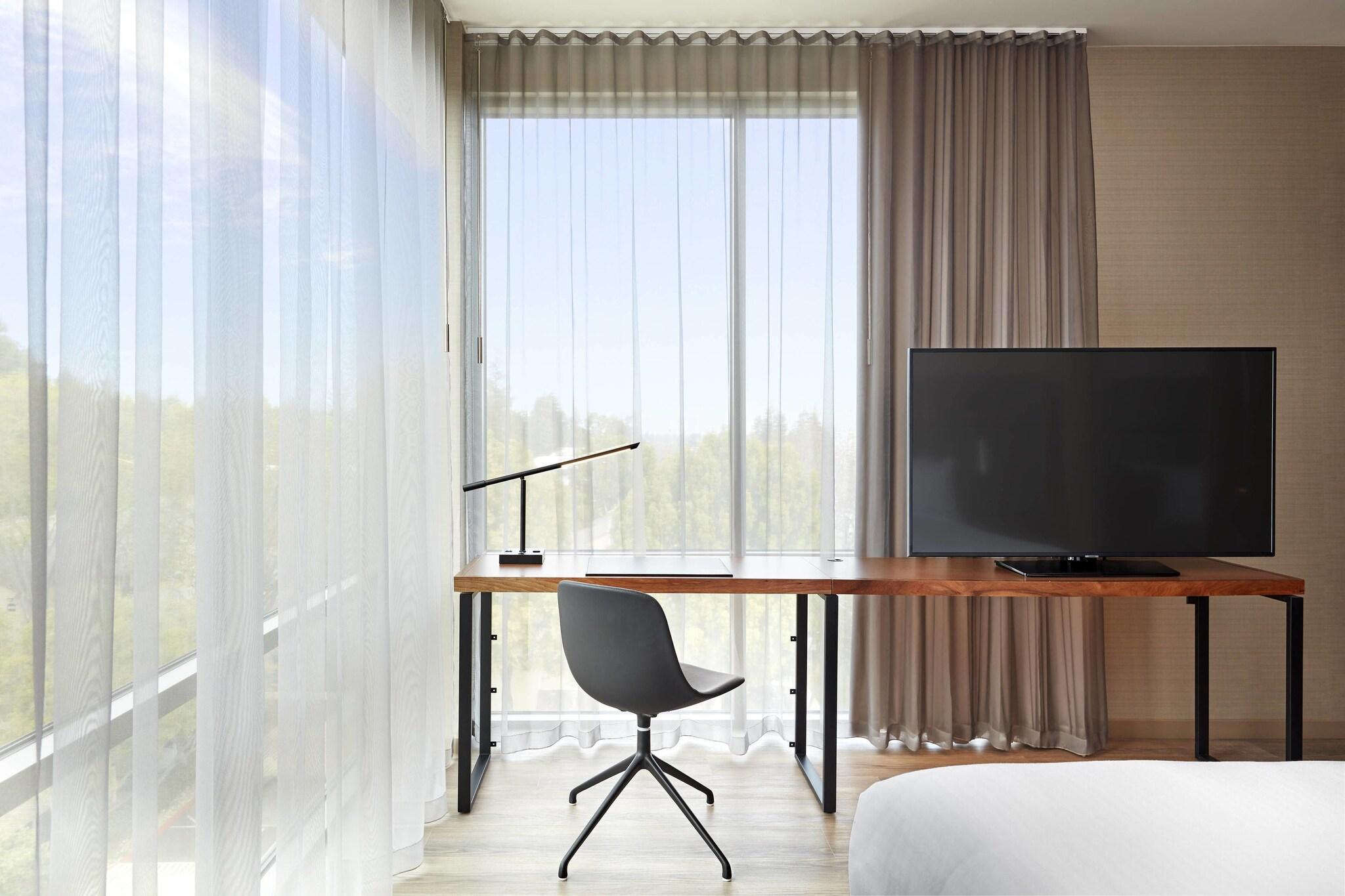 Junior Suite King Size Bed