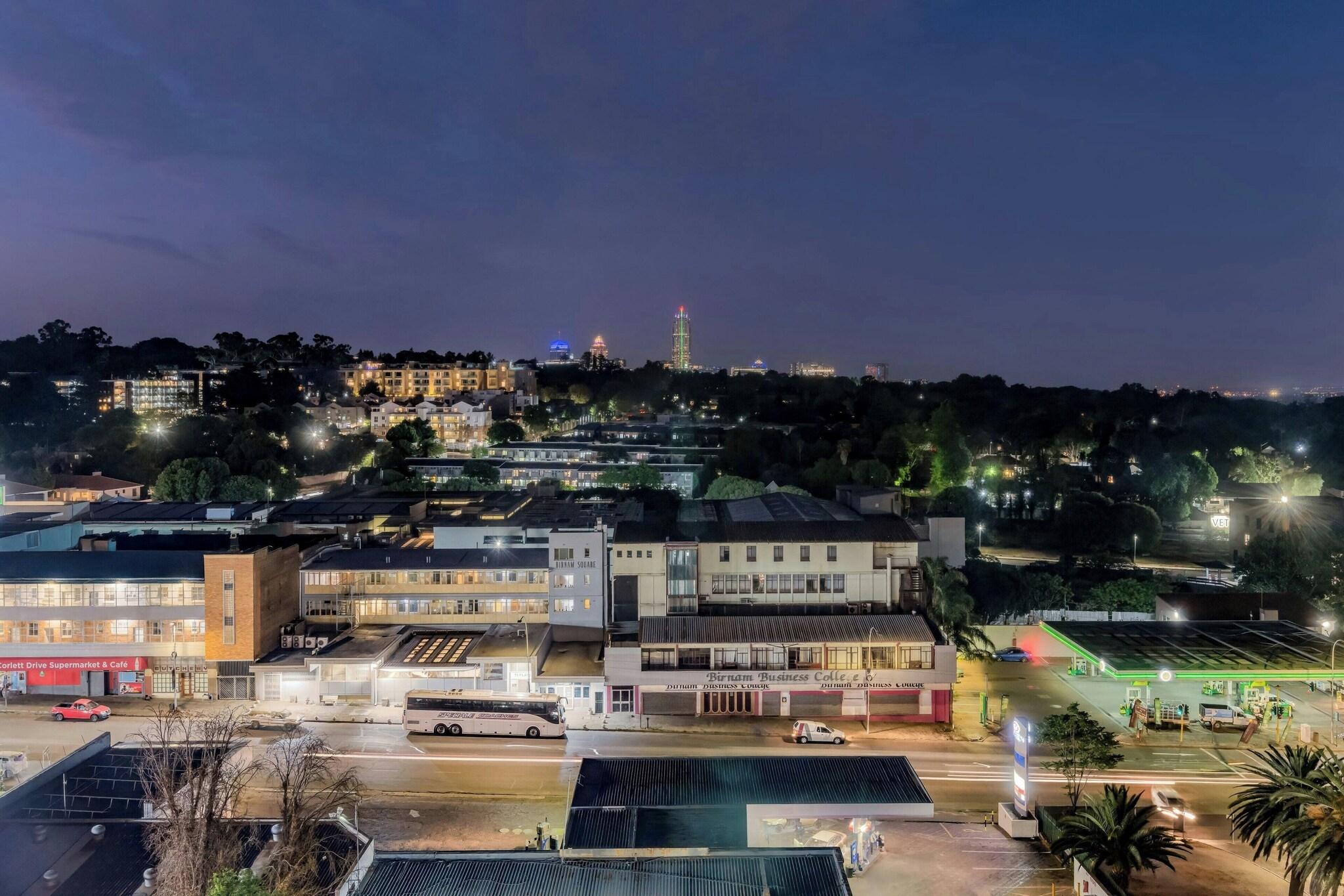 Double Deluxe King Bed