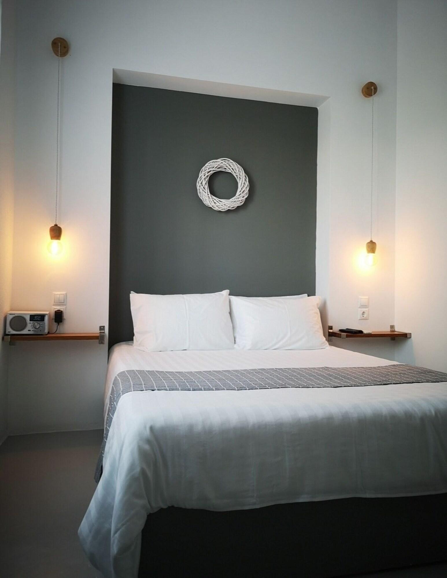 Double Deluxe Queen Bed