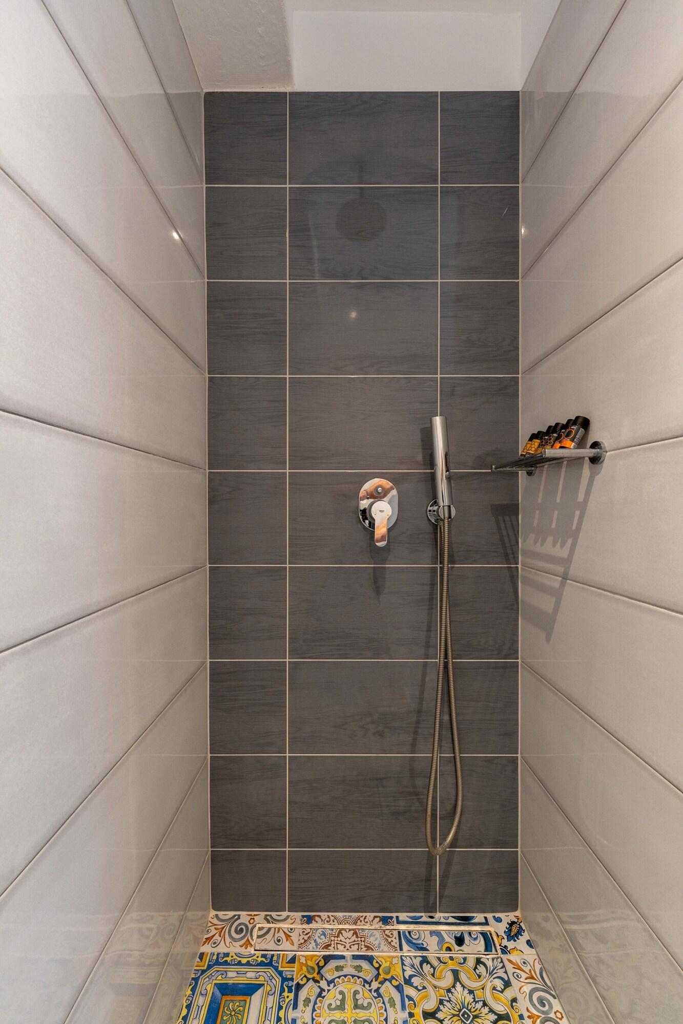 House Two Queen Beds