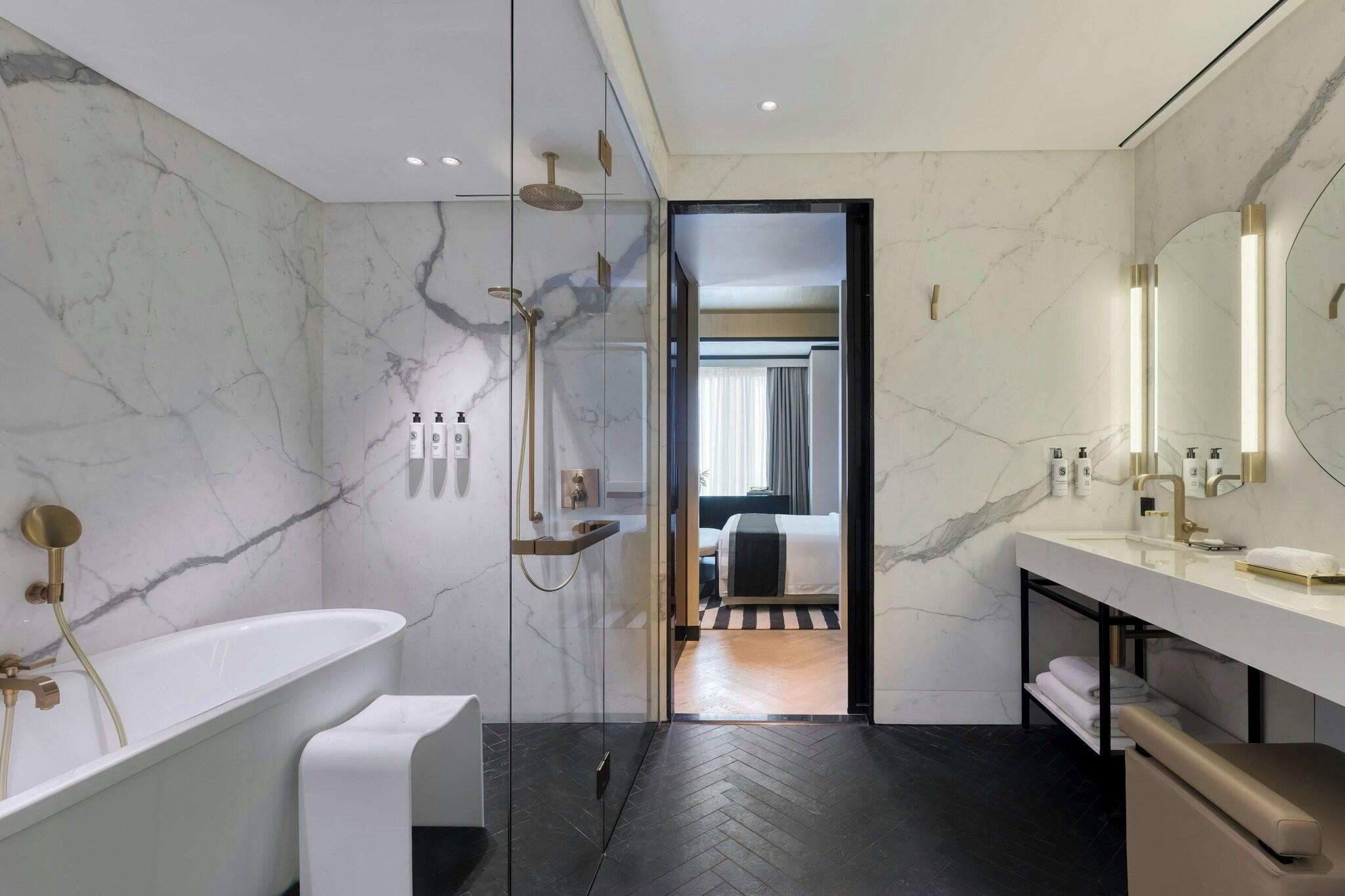 Suite King Bed One Bedroom 