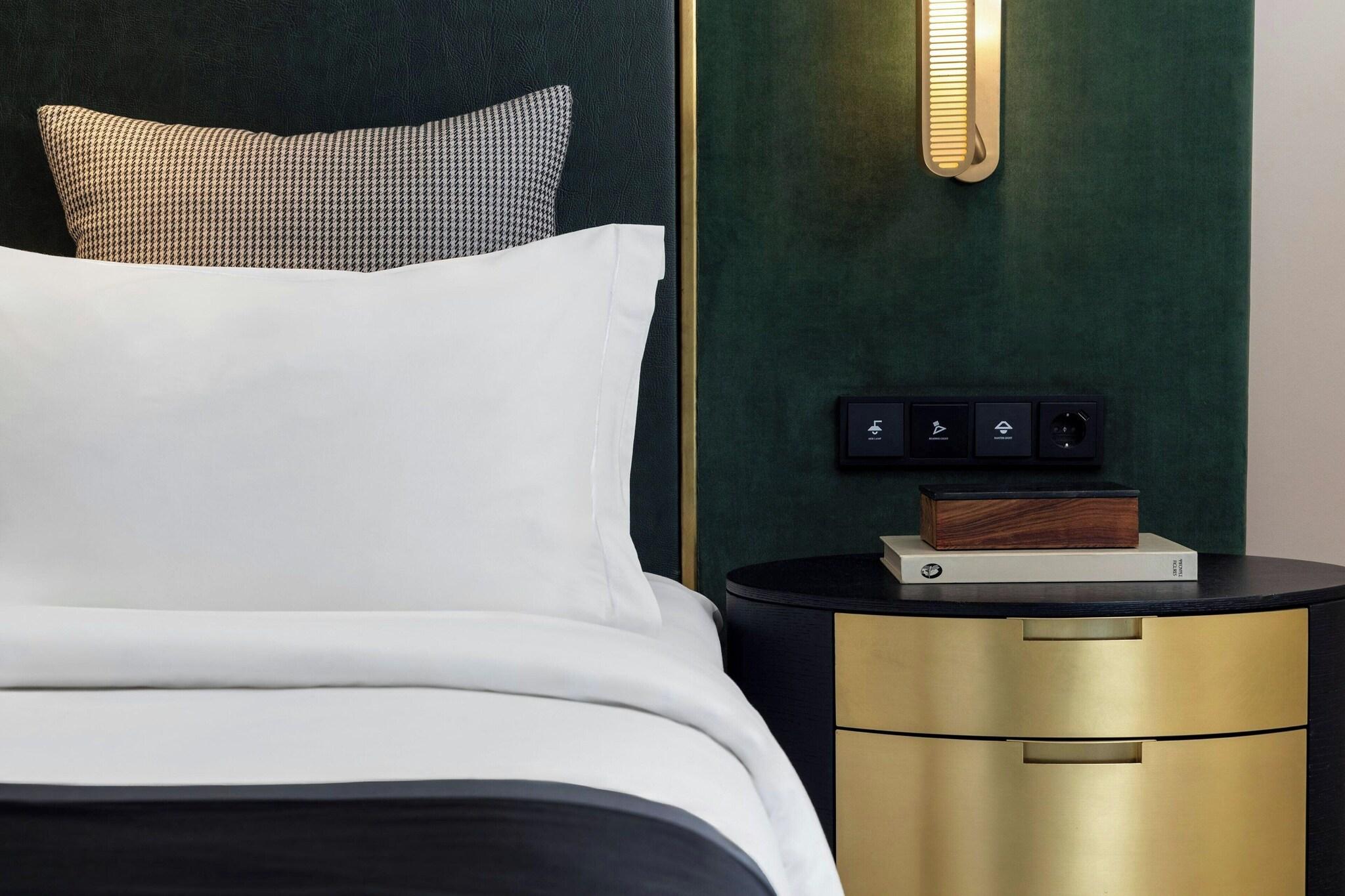 Double Executive King Bed