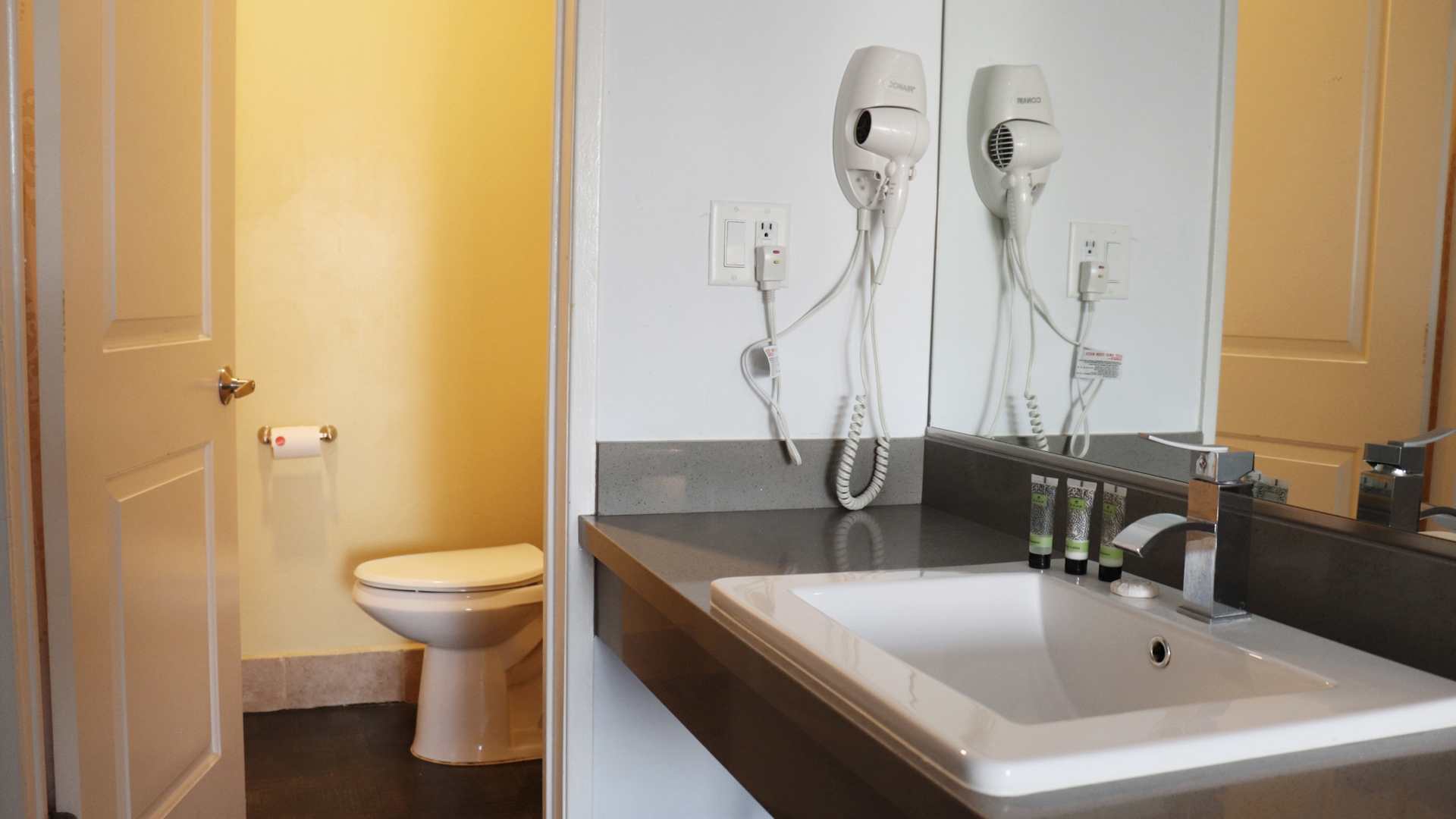 Triple Deluxe One Bed