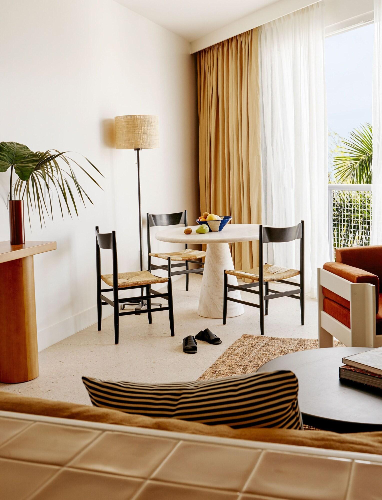 Suite Ocean View King Bed