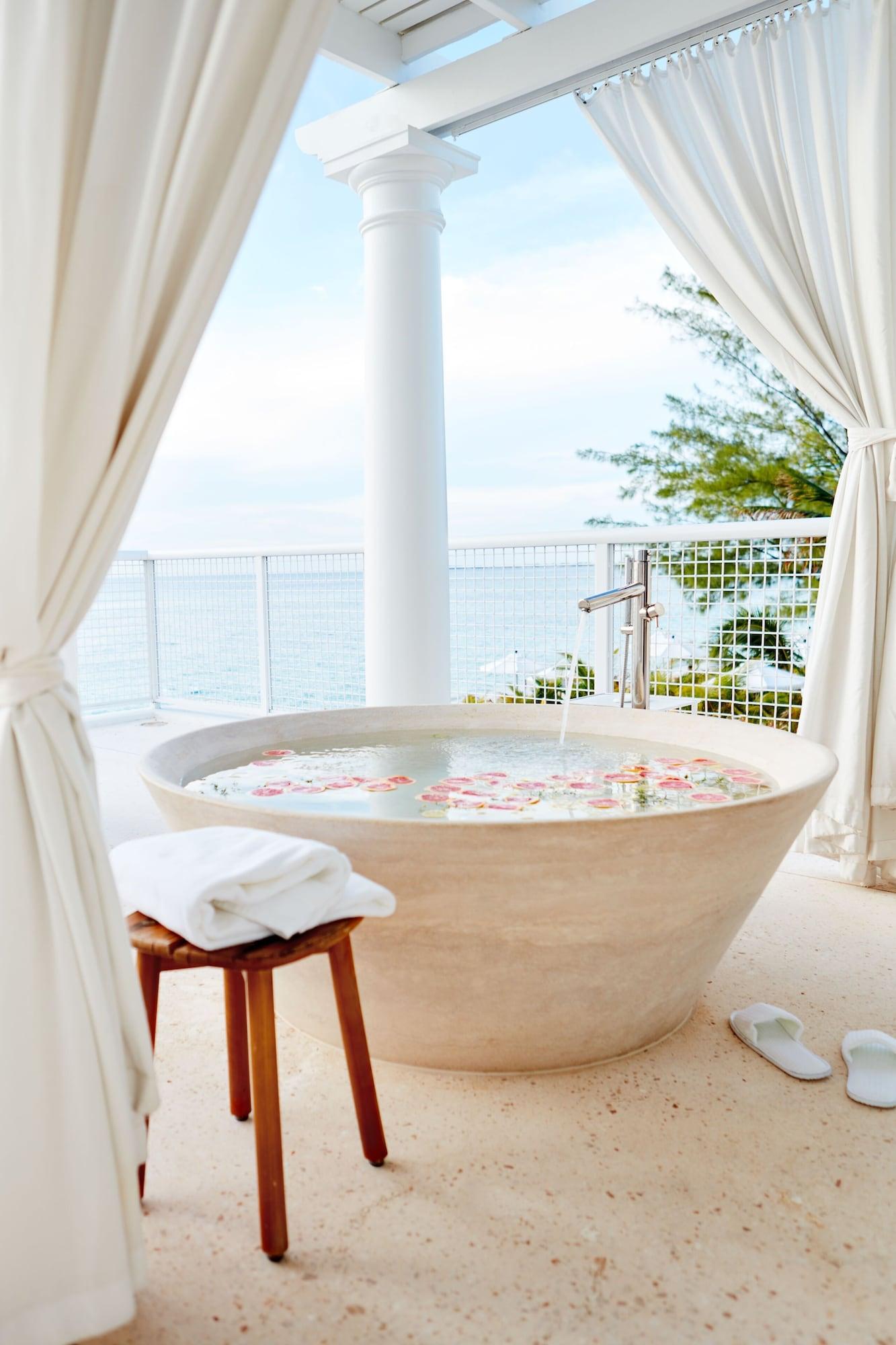 Suite Beach Front Two Bedrooms