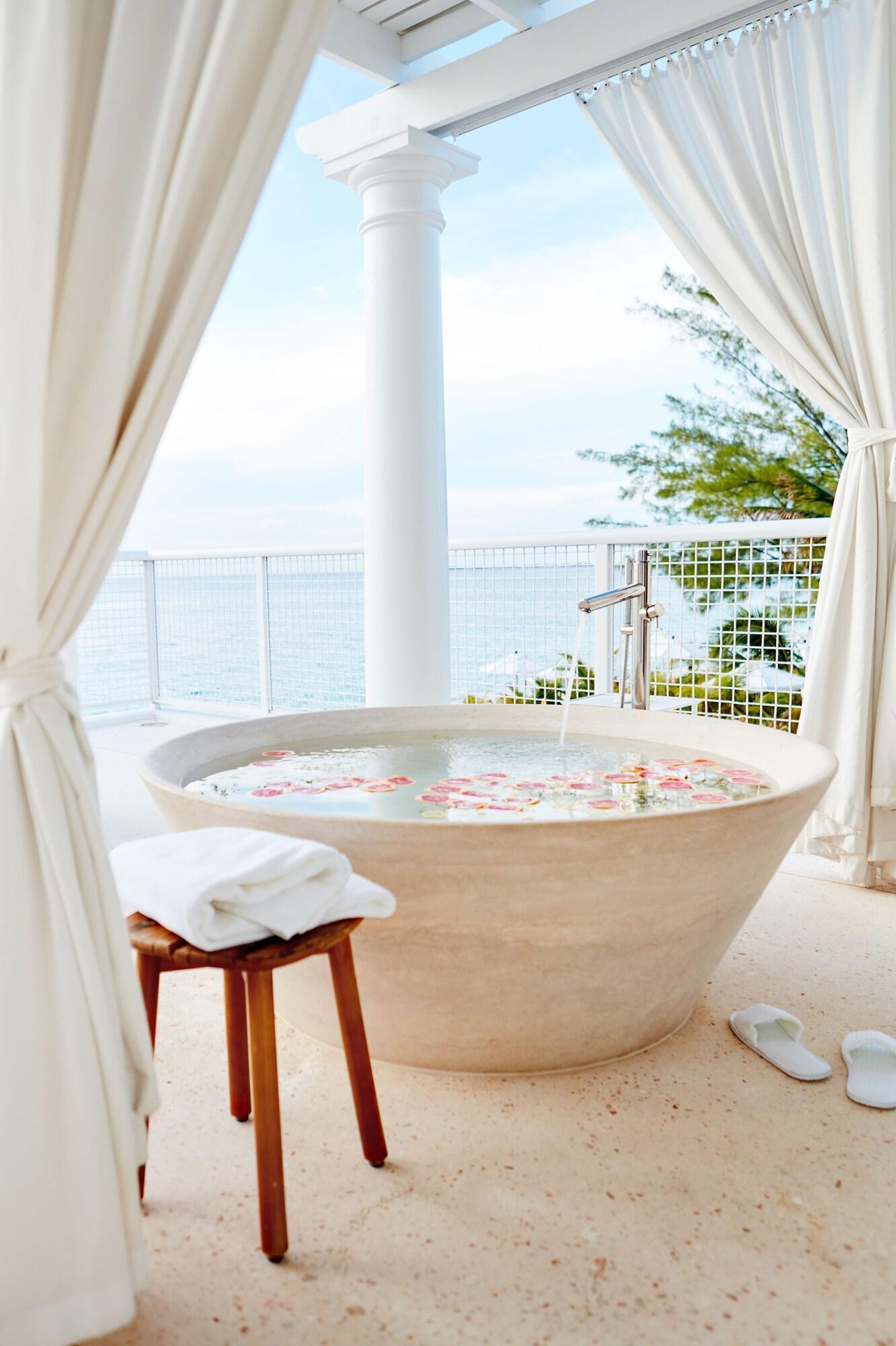 Suite Beach Front Two Bedrooms