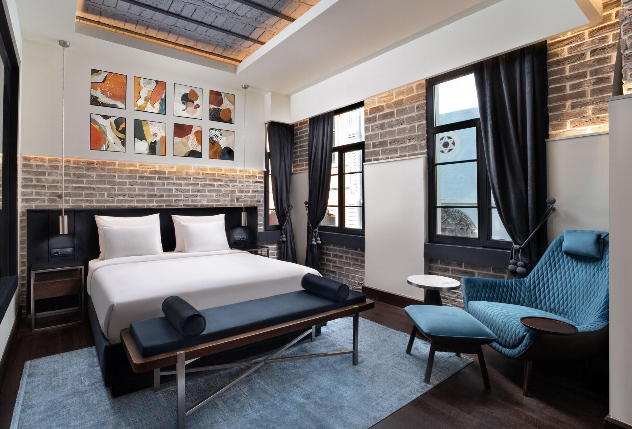 Double Deluxe King Bed