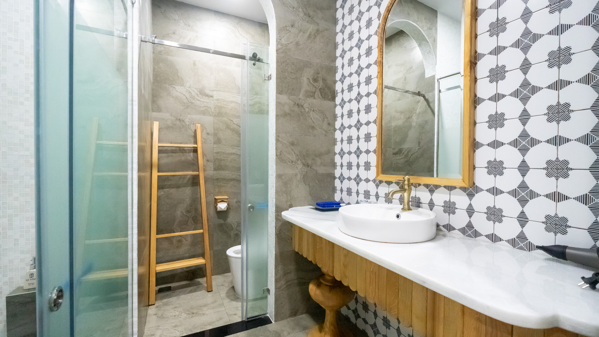 Room Pool View King Bed