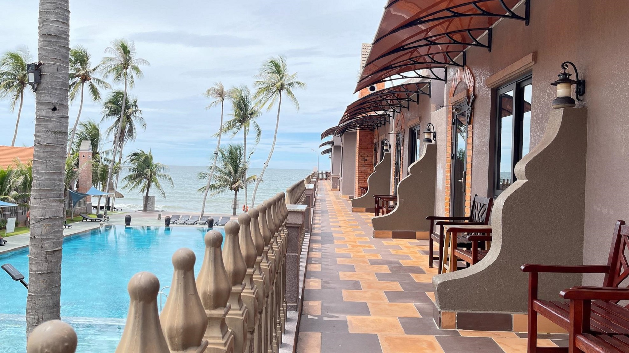 Room Deluxe Pool View