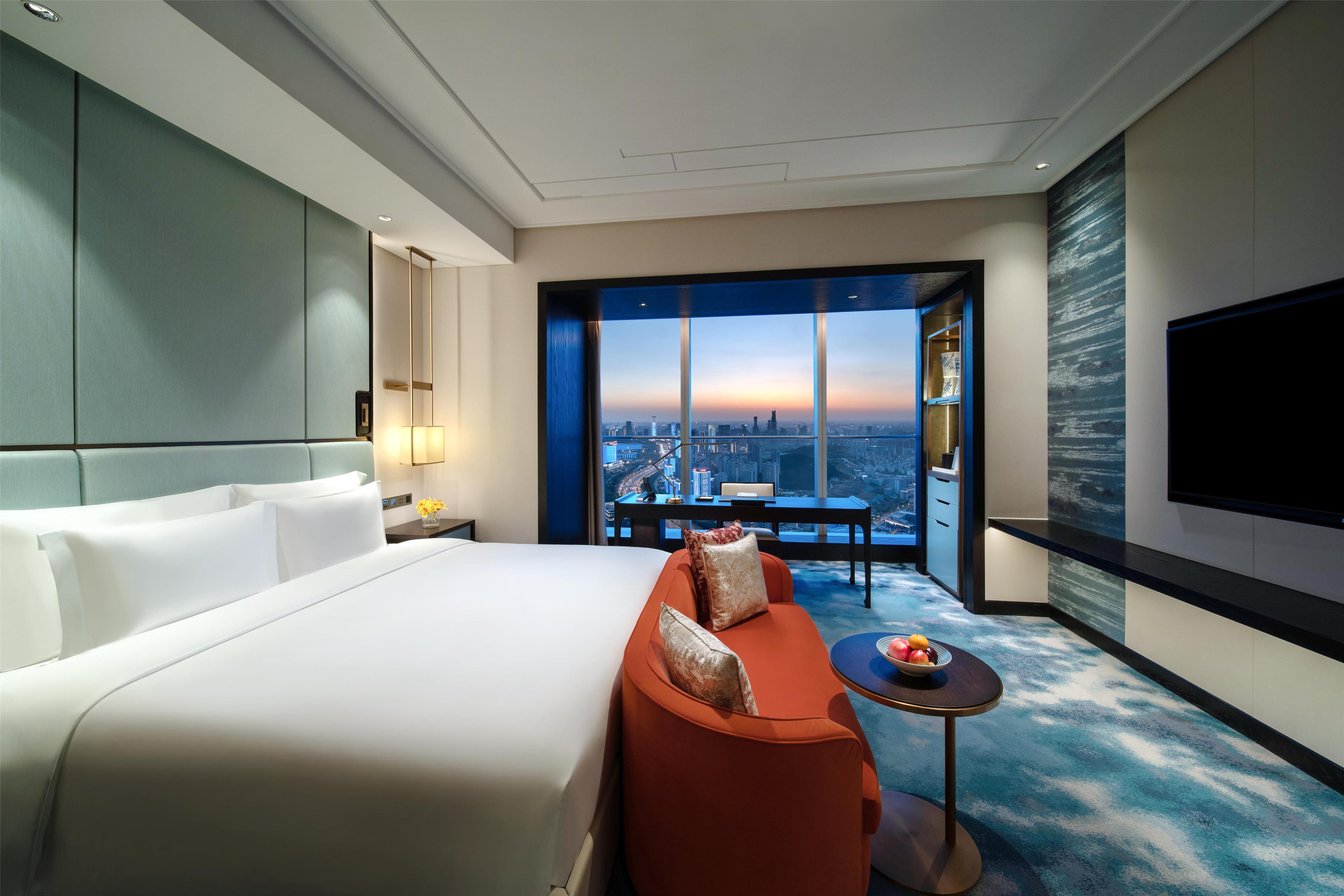 Double Deluxe King Bed