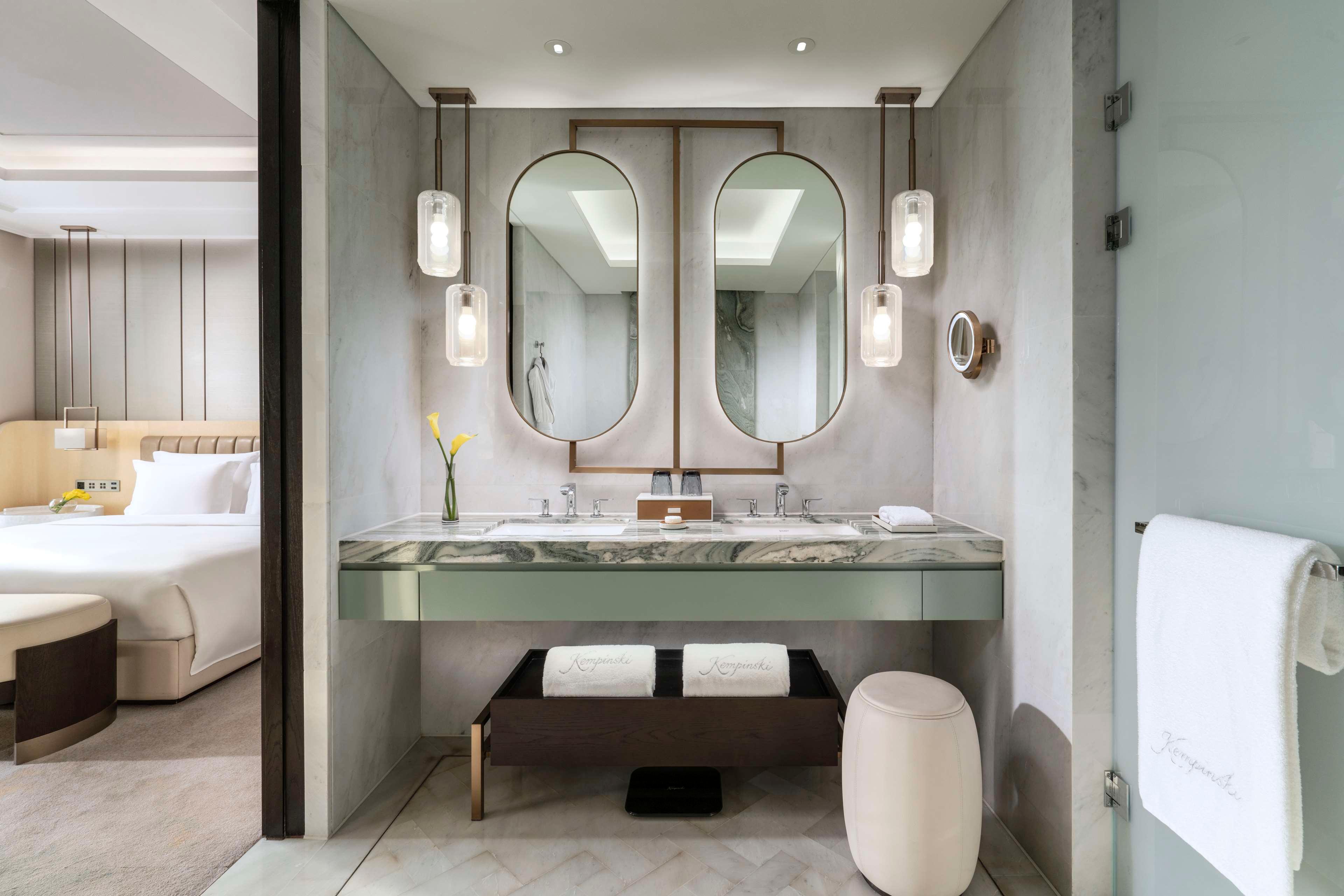 Double City View King Bed