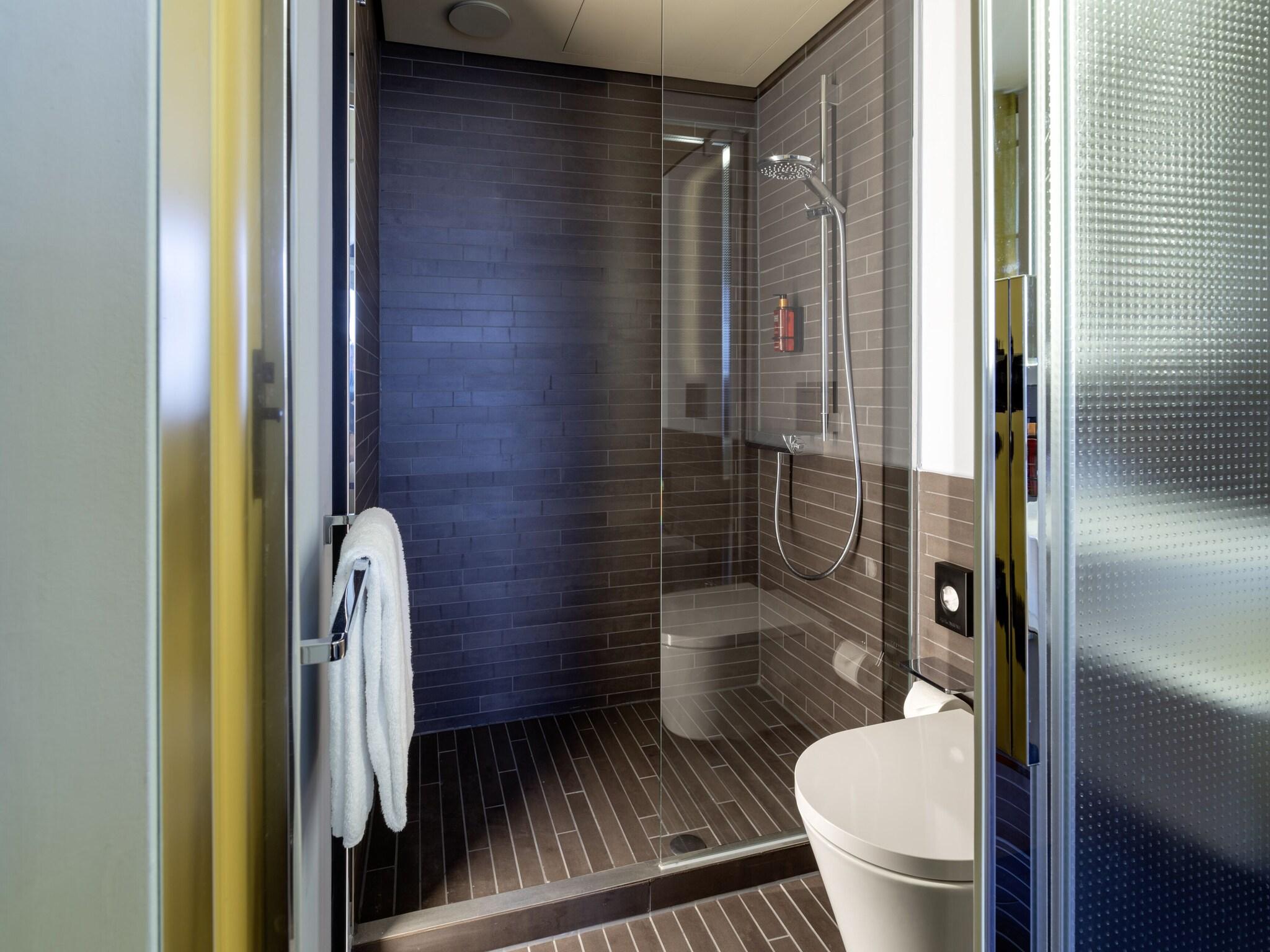 Double Queen Size Bed