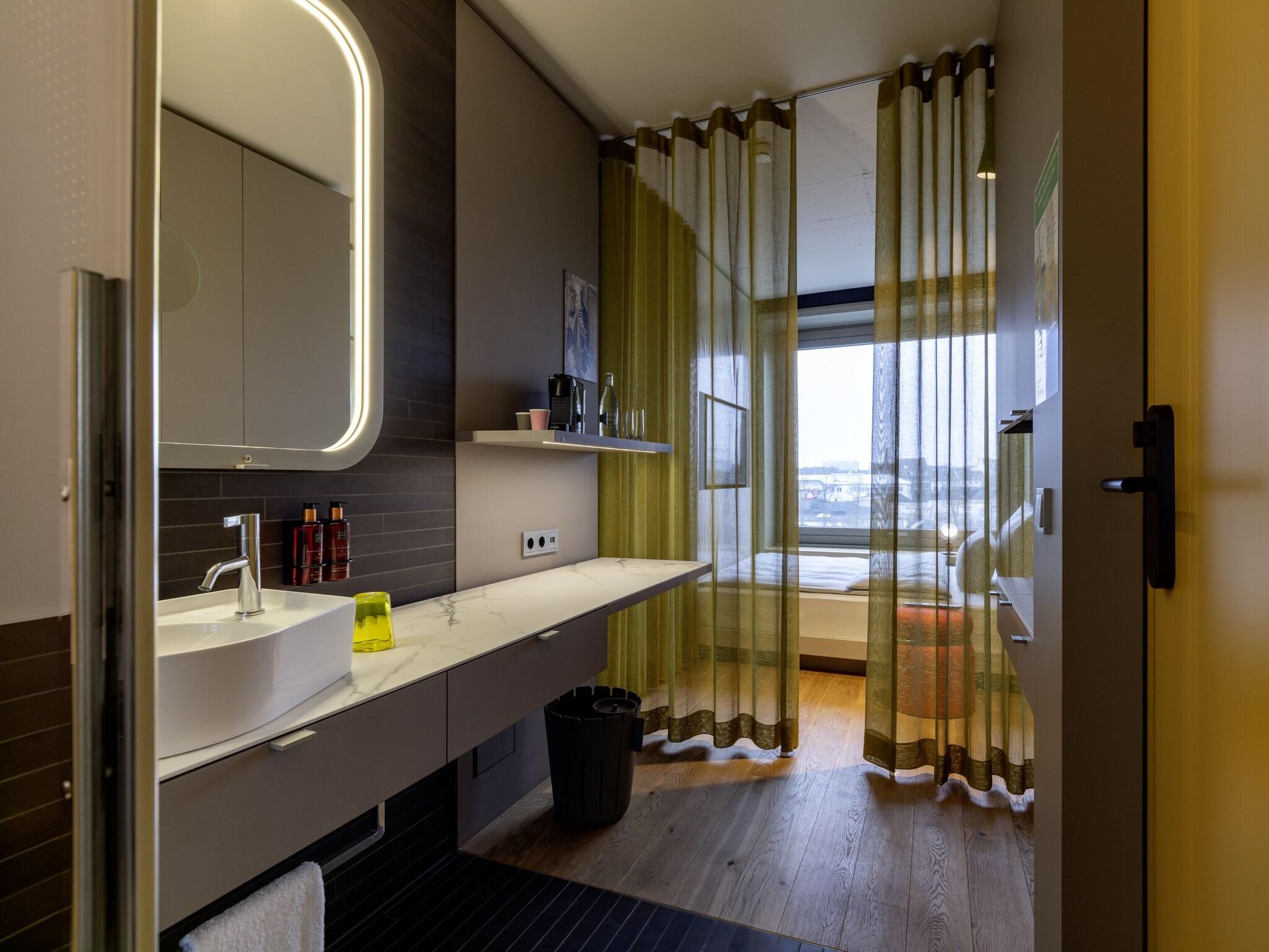 Double Queen Size Bed