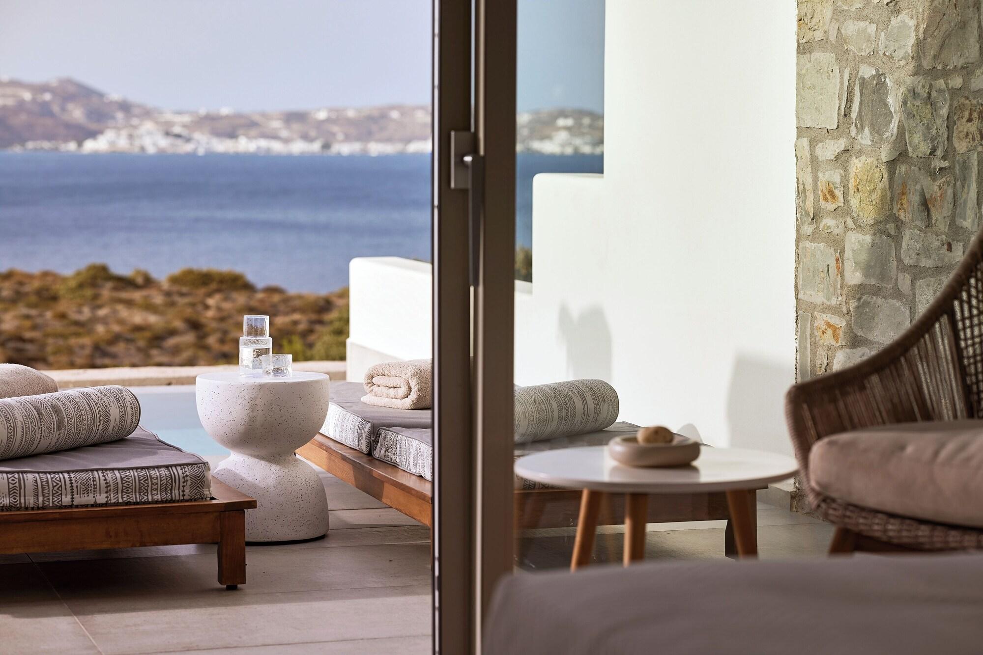 Family Room Sea View with Private Pool