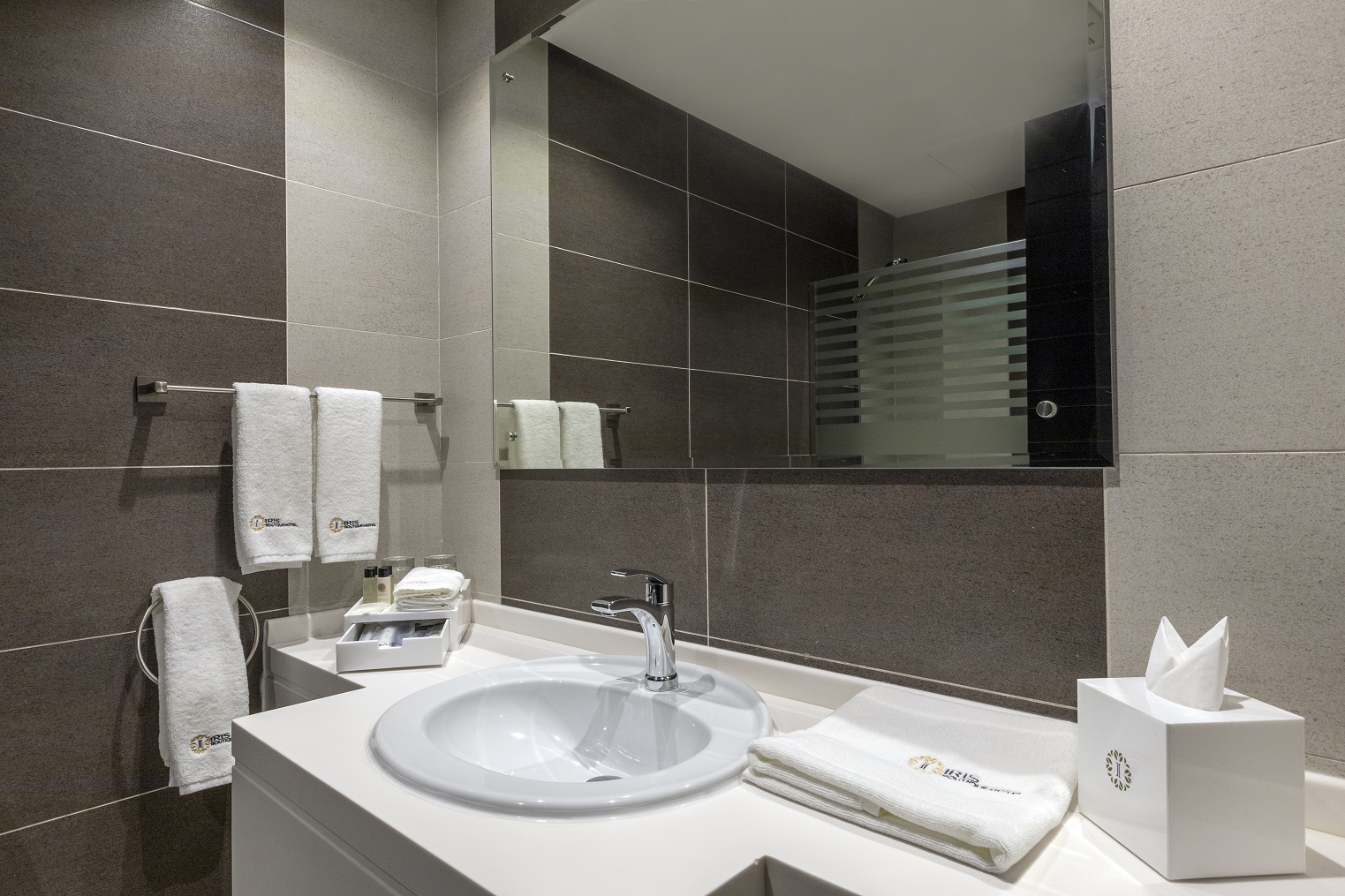 Double Deluxe King Bed